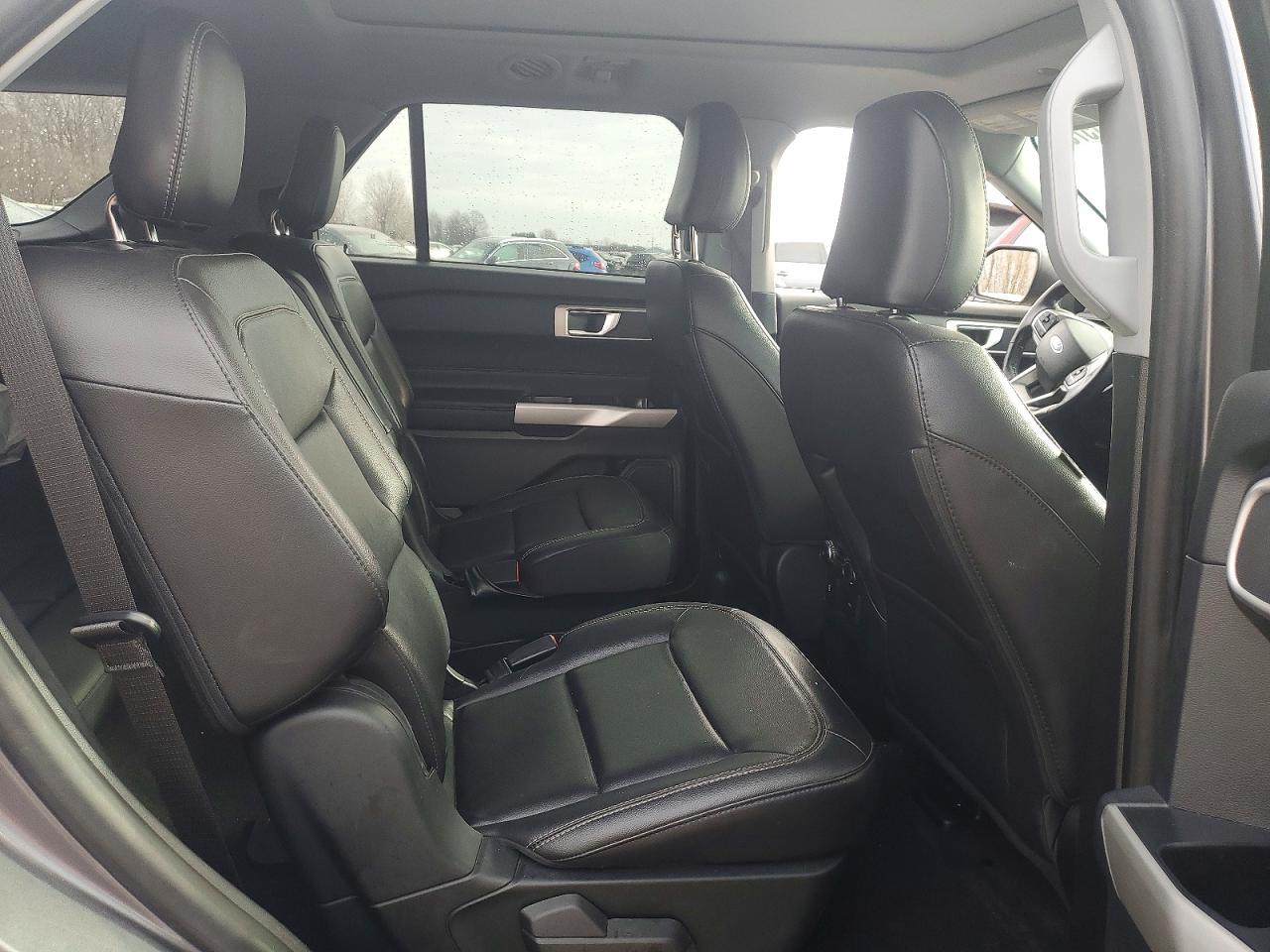2021 FORD EXPLORER XLT photo 21