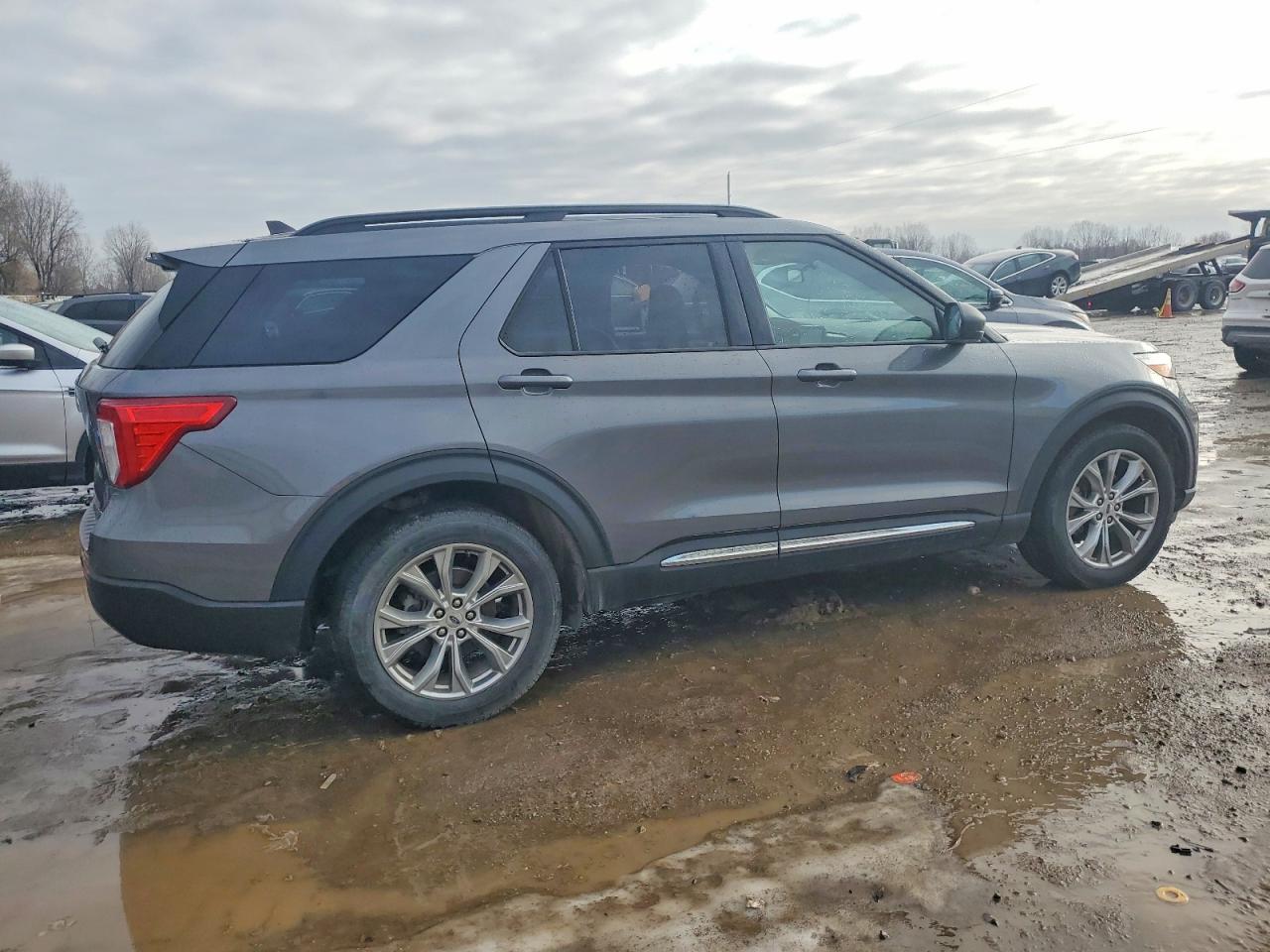 2021 FORD EXPLORER XLT photo 5