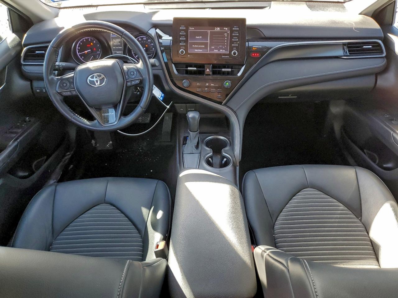 2021 TOYOTA CAMRY SE photo 22