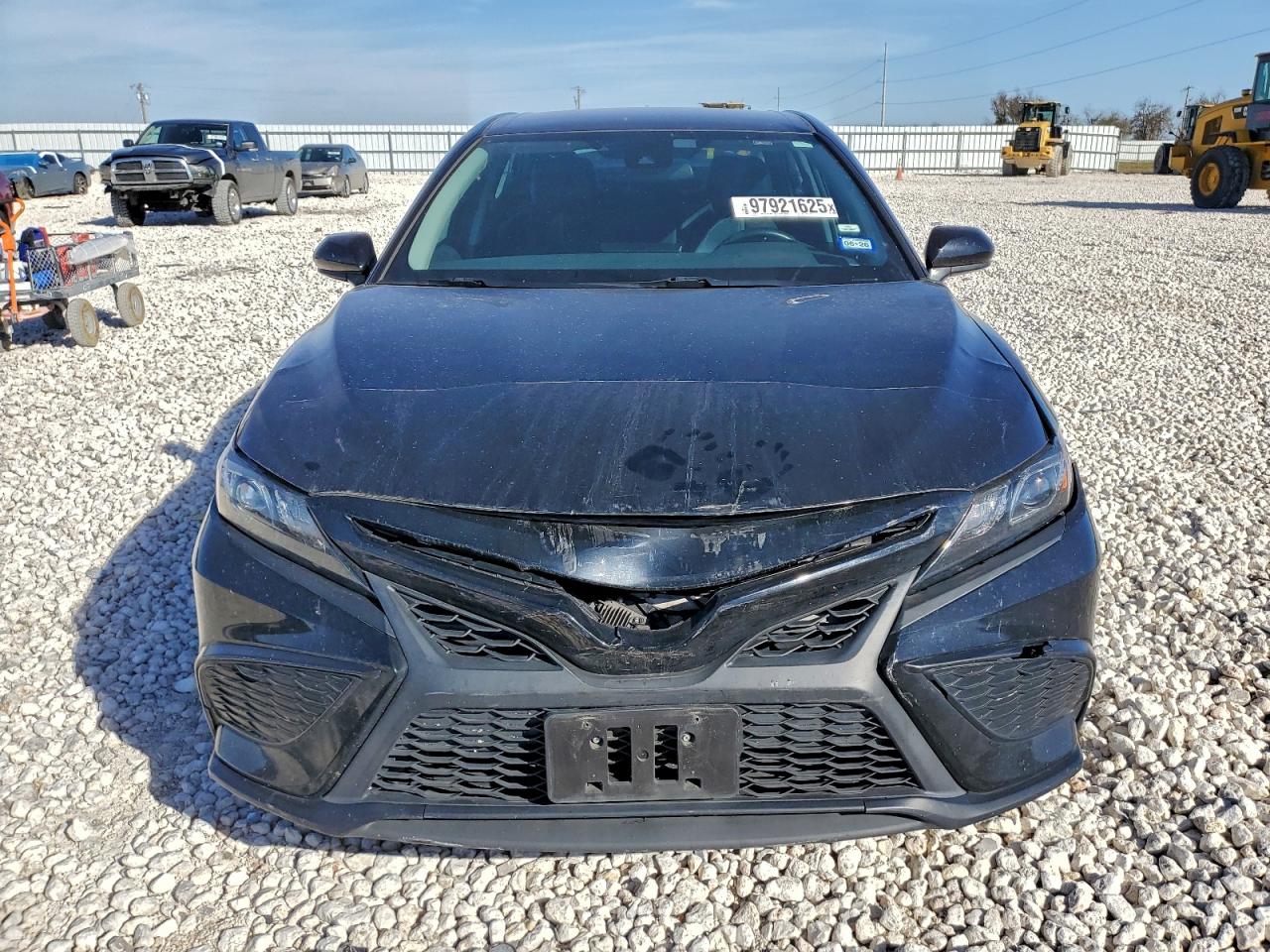 2021 TOYOTA CAMRY SE photo 13