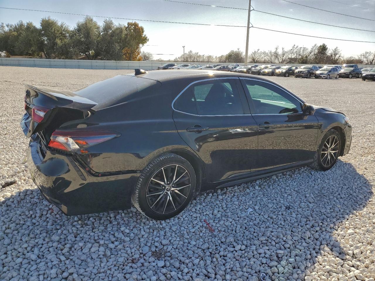 2021 TOYOTA CAMRY SE photo 7