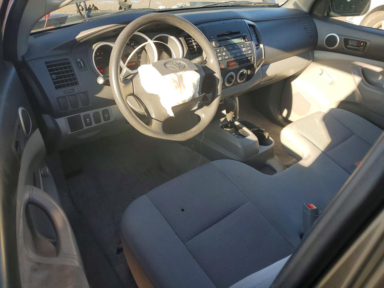 2009 TOYOTA TACOMA photo 22