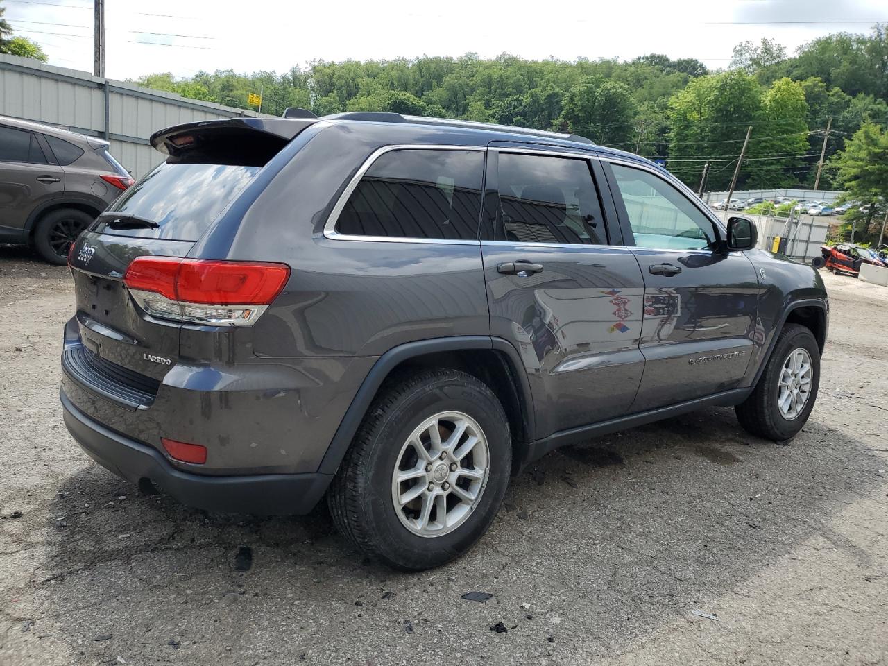 2018 JEEP GRAND CHEROKEE LAREDO photo 3