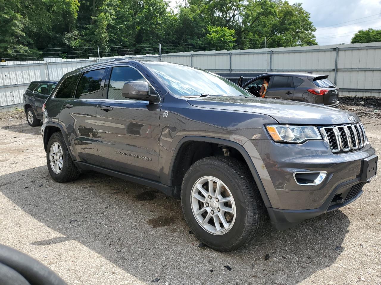 2018 JEEP GRAND CHEROKEE LAREDO photo 4