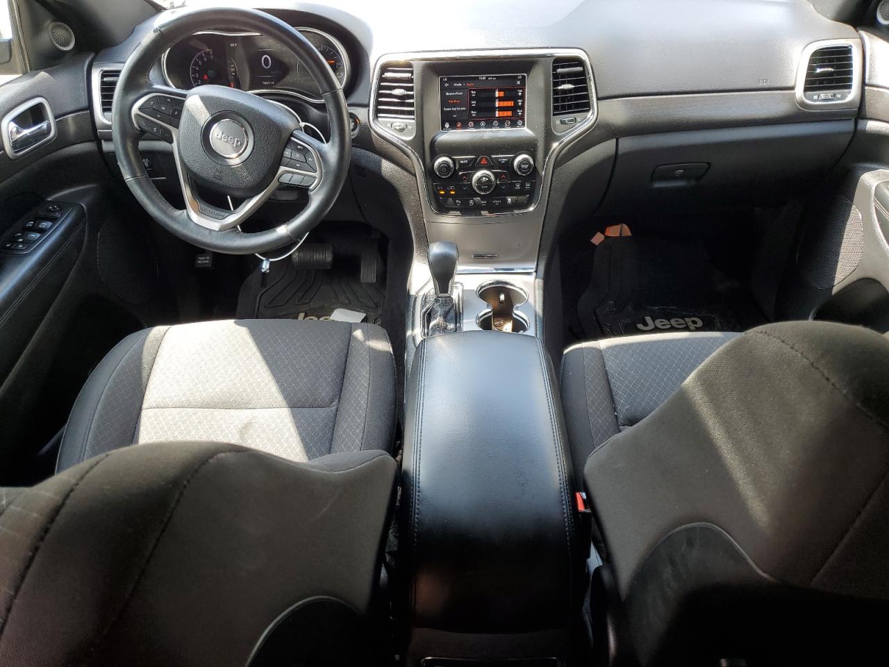2018 JEEP GRAND CHEROKEE LAREDO photo 8