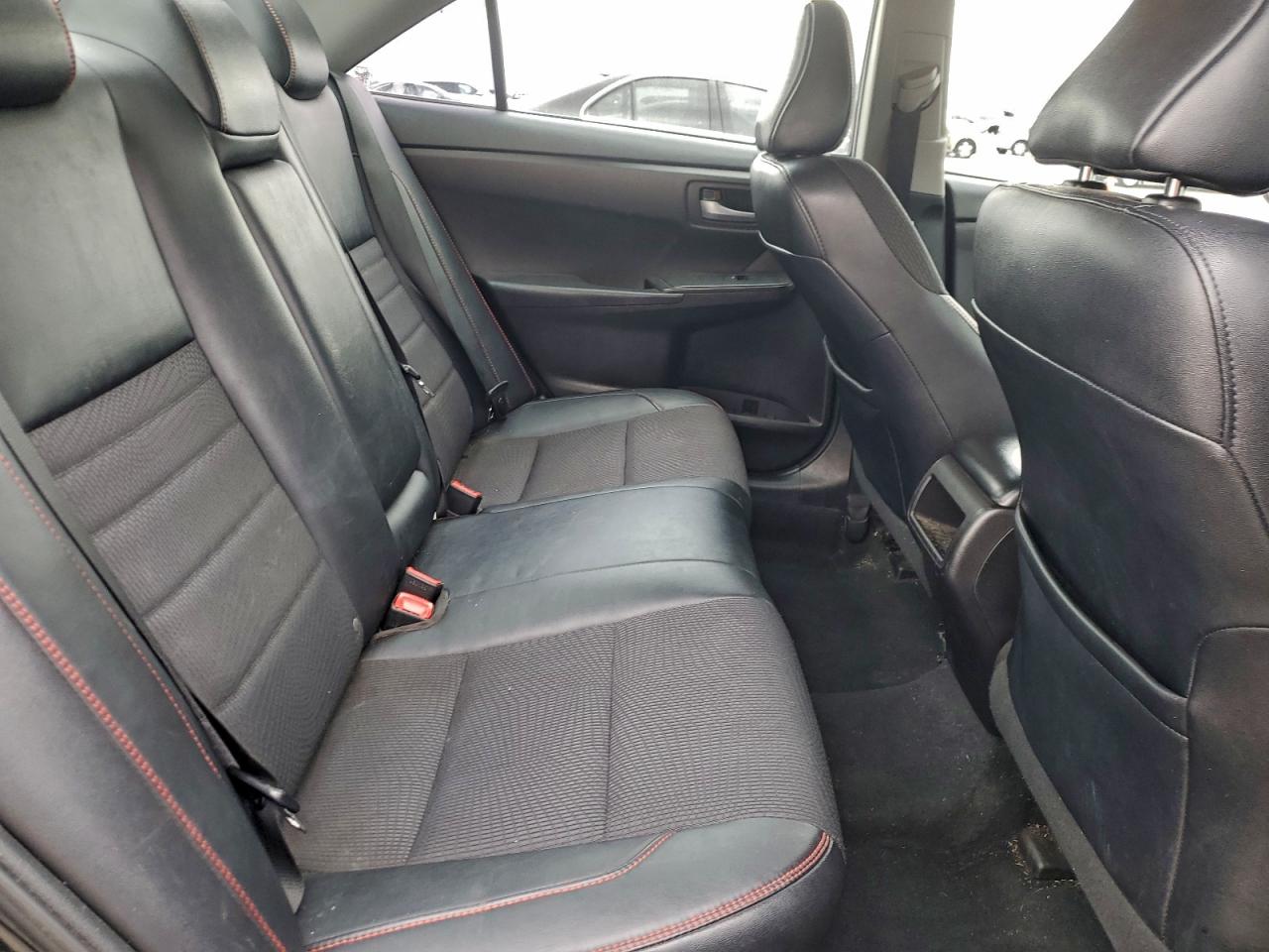 2017 TOYOTA CAMRY LE photo 10