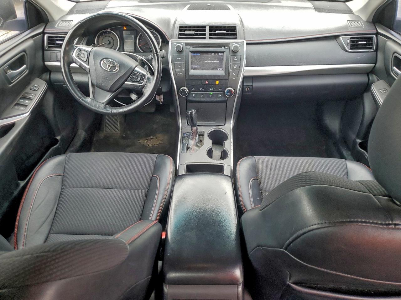 2017 TOYOTA CAMRY LE photo 8