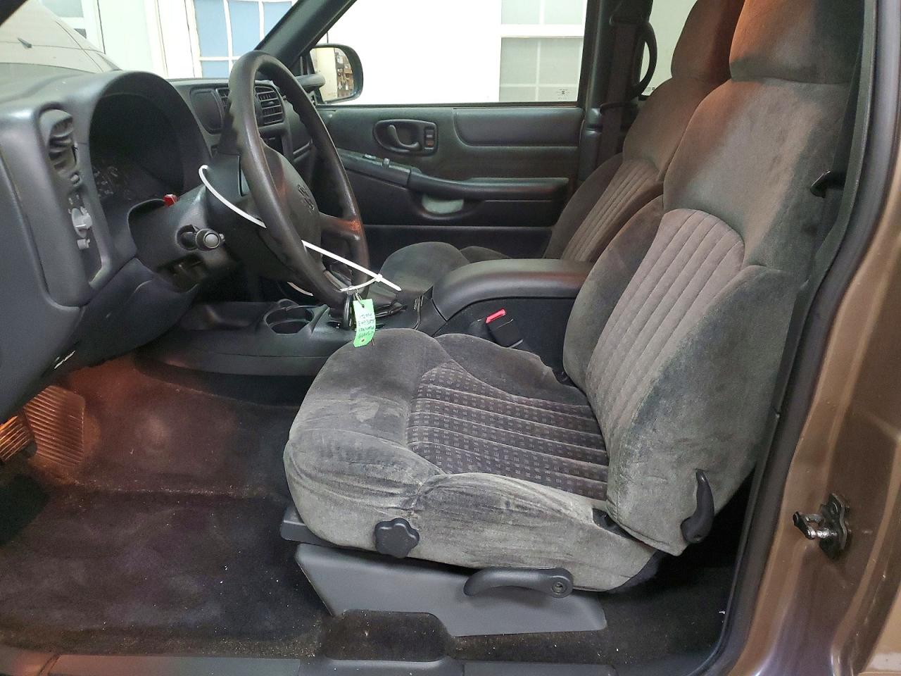 2002 CHEVROLET BLAZER photo 7
