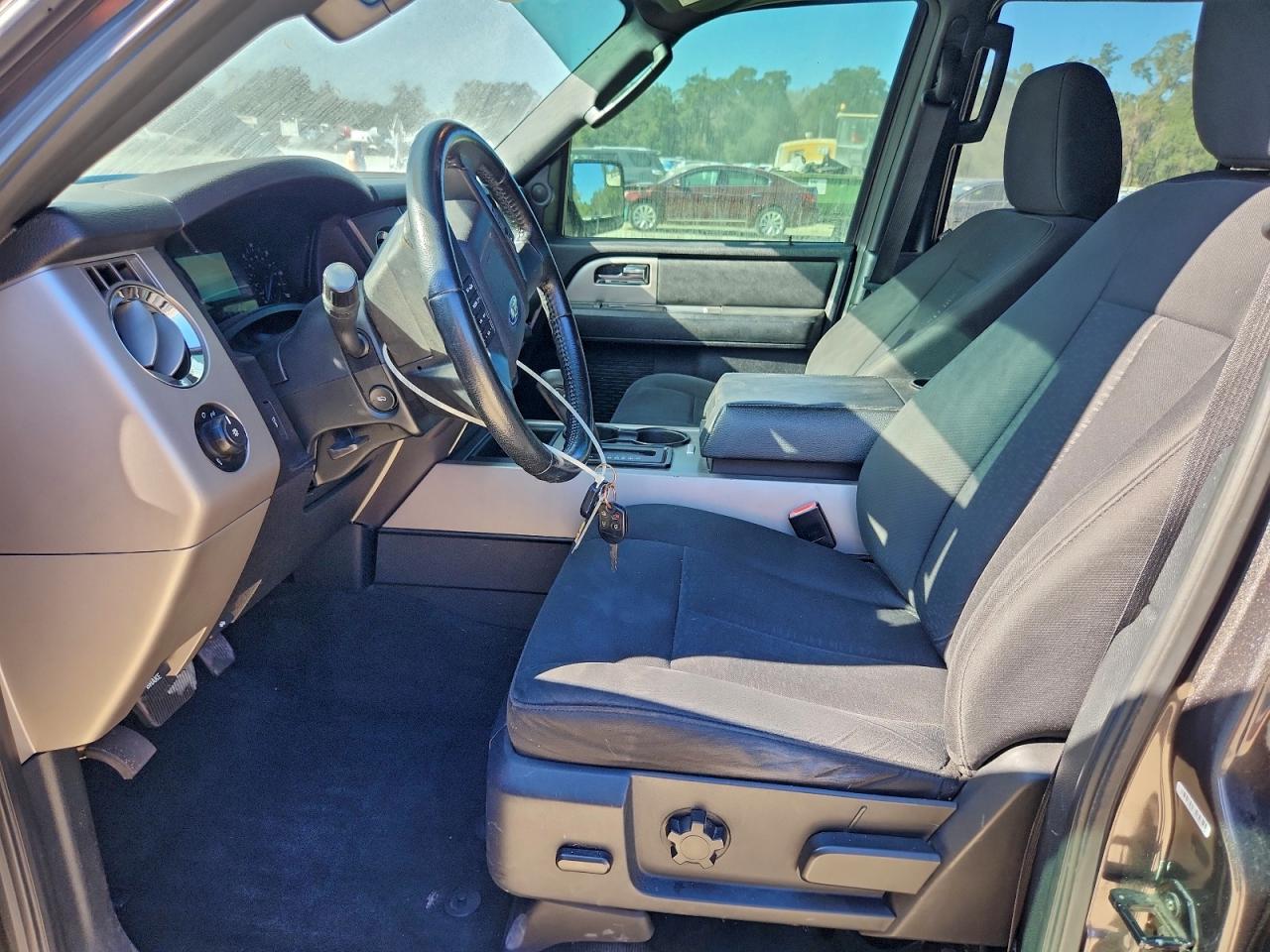 2017 FORD EXPEDITION XLT photo 13