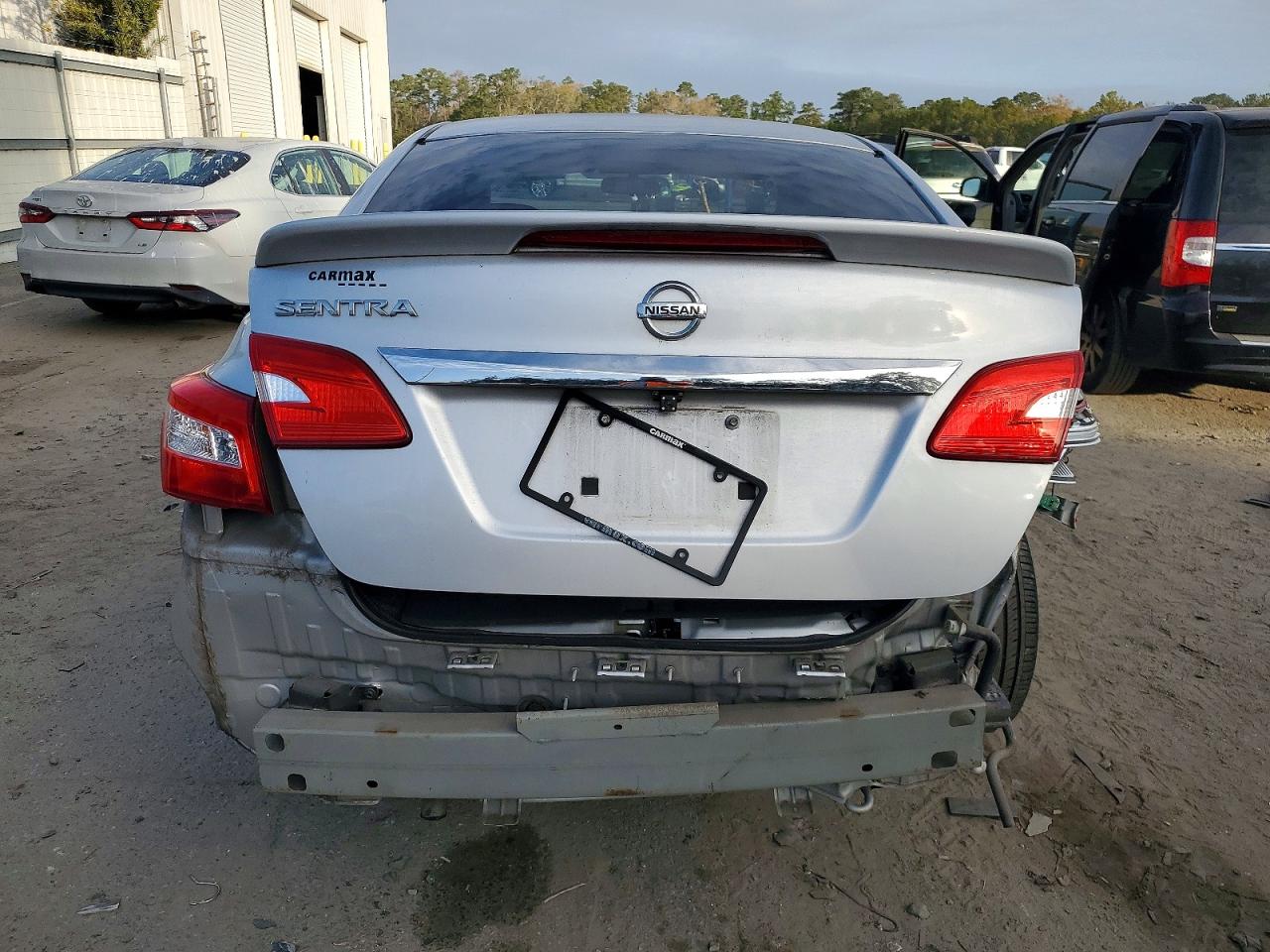 2016 NISSAN SENTRA S photo 6