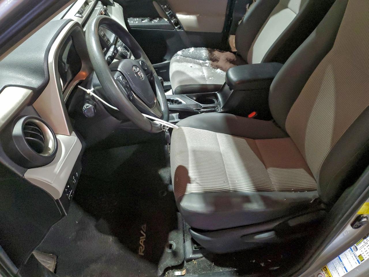 2015 TOYOTA RAV4 LE photo 19