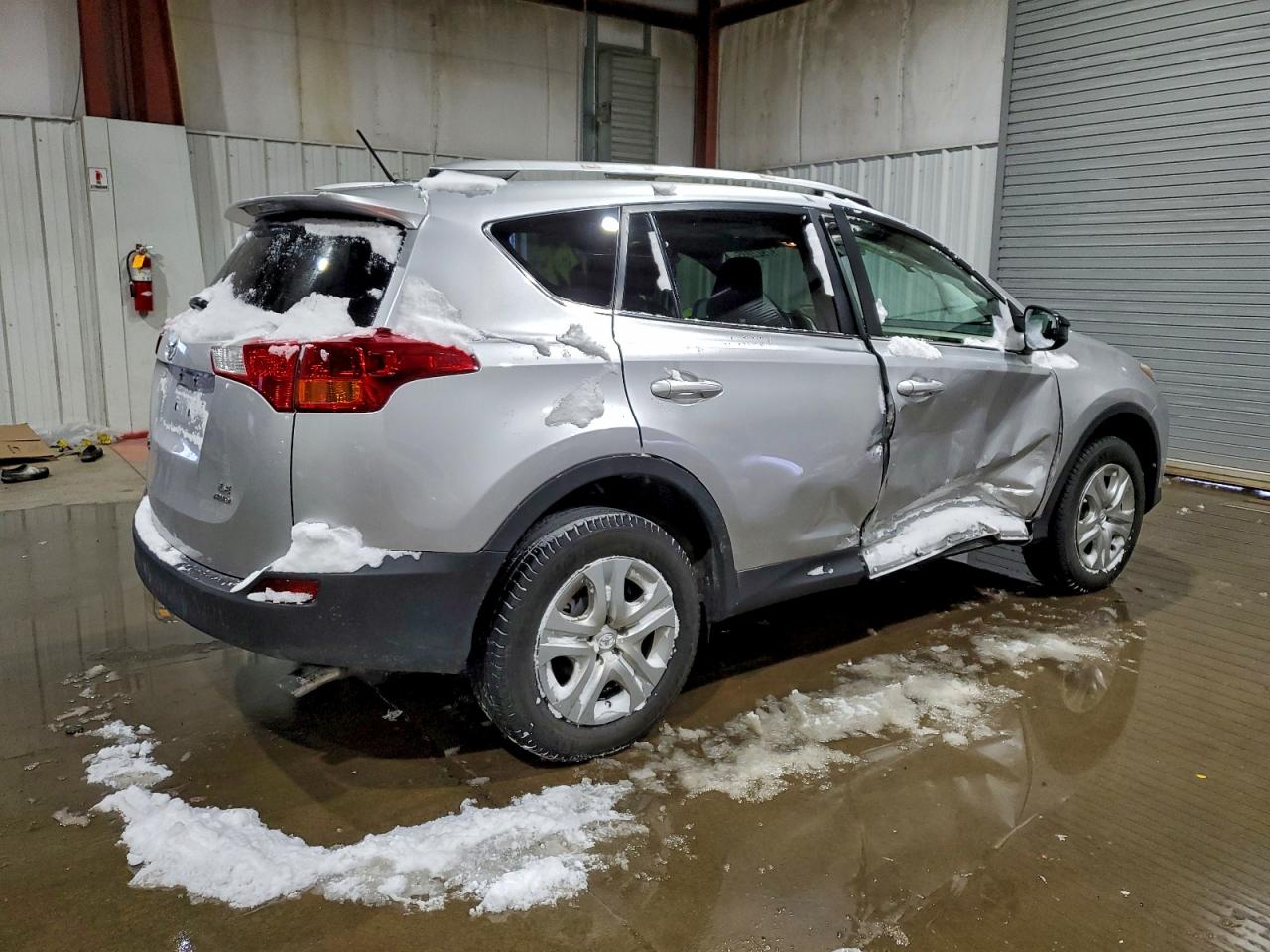 2015 TOYOTA RAV4 LE photo 7