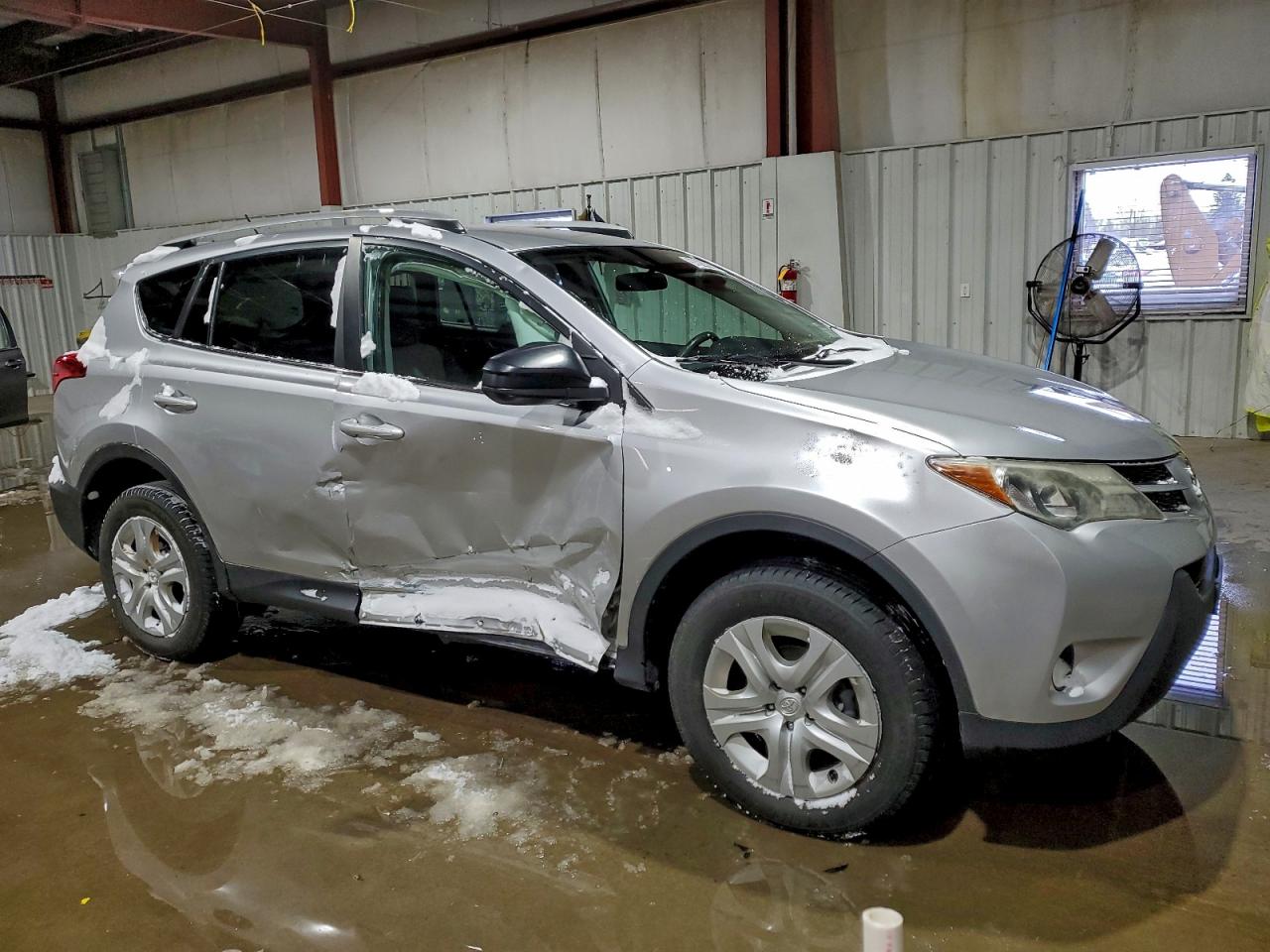 2015 TOYOTA RAV4 LE photo 10