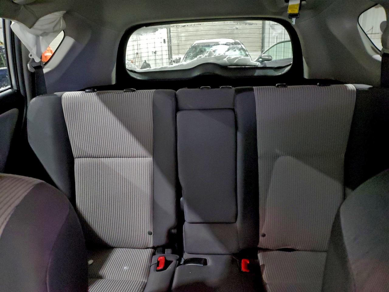 2015 TOYOTA RAV4 LE photo 28