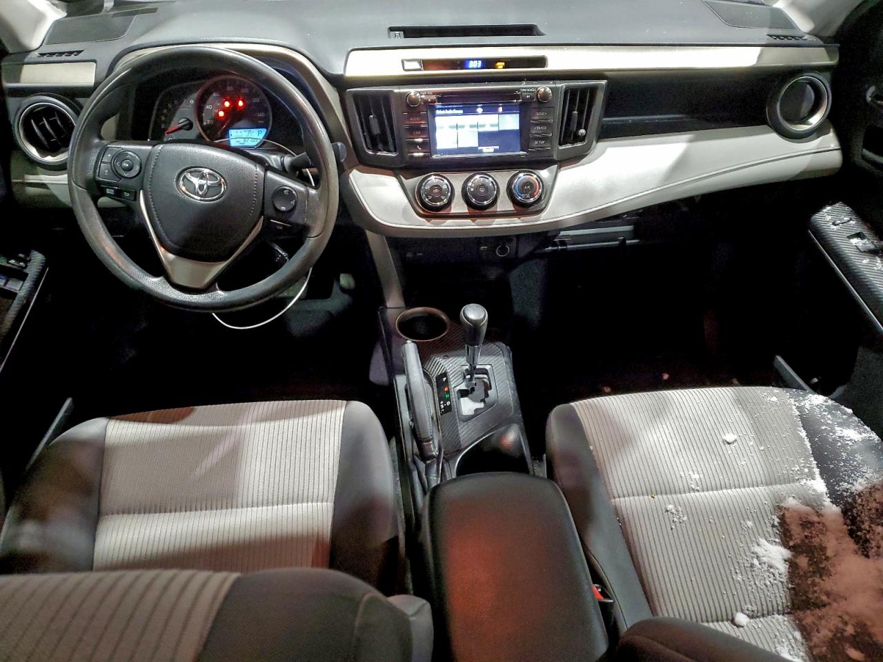 2015 TOYOTA RAV4 LE photo 22
