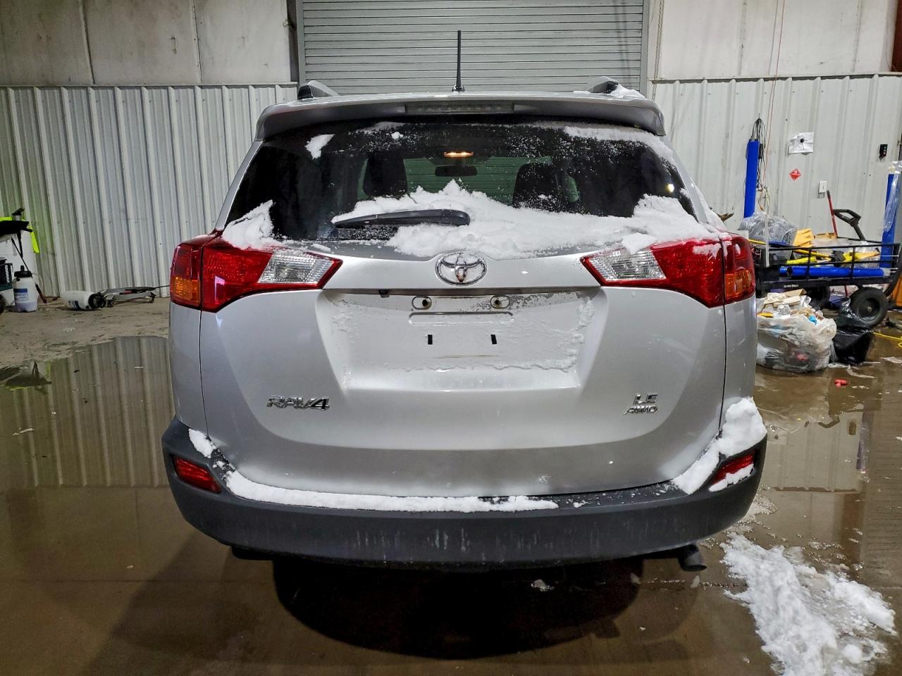 2015 TOYOTA RAV4 LE photo 16