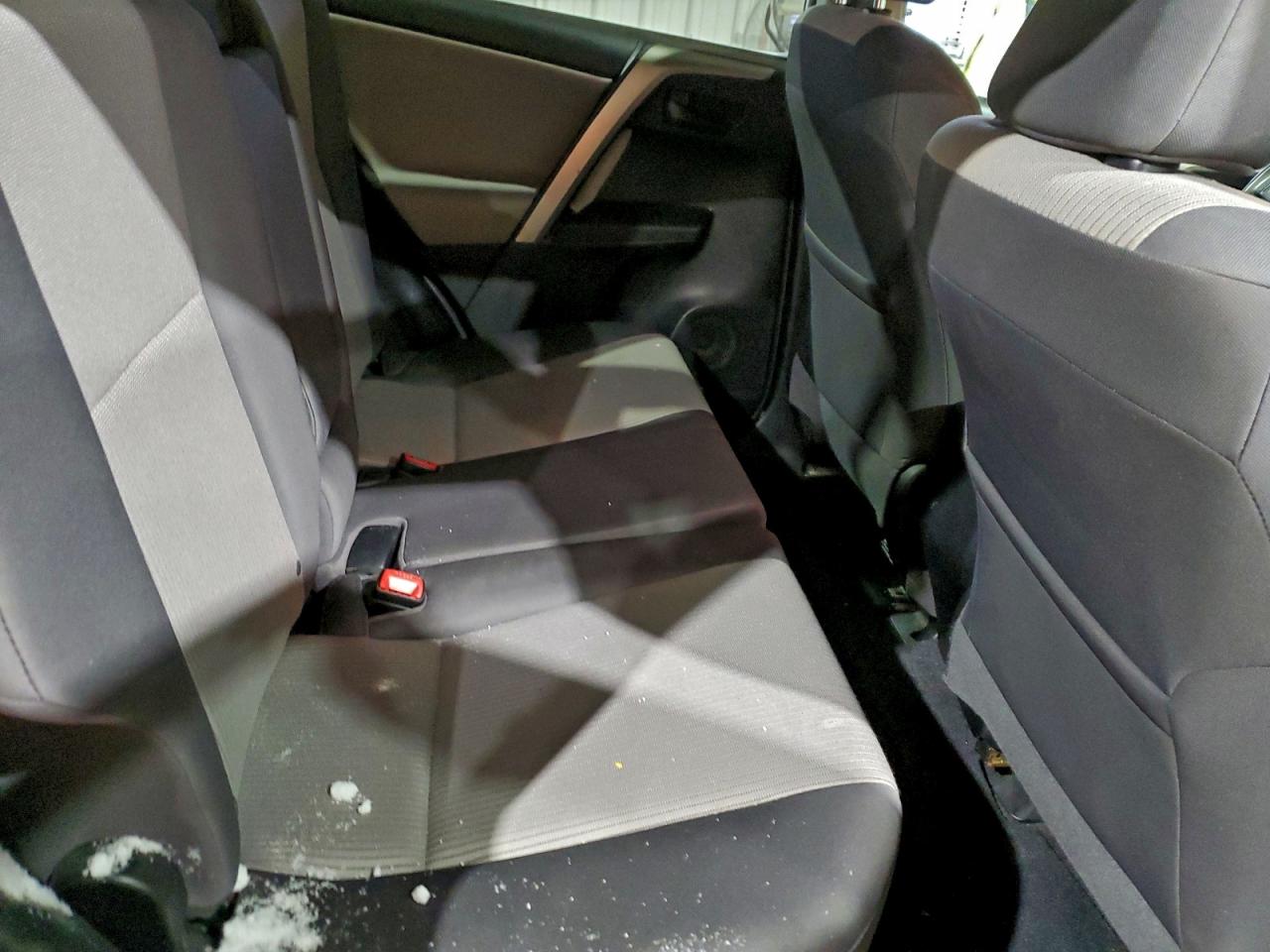 2015 TOYOTA RAV4 LE photo 31