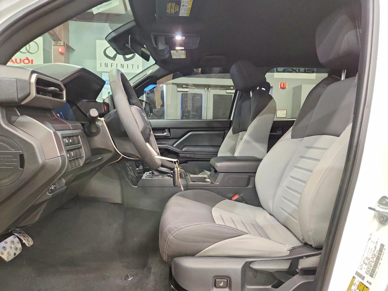 2025 TOYOTA TACOMA DOUBLE CAB photo 13