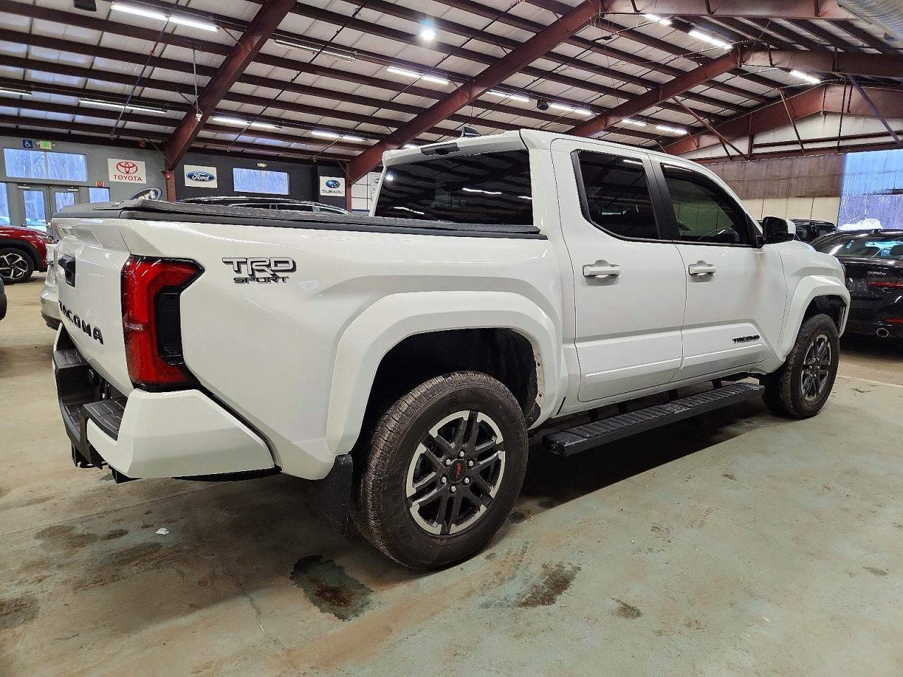 2025 TOYOTA TACOMA DOUBLE CAB photo 5