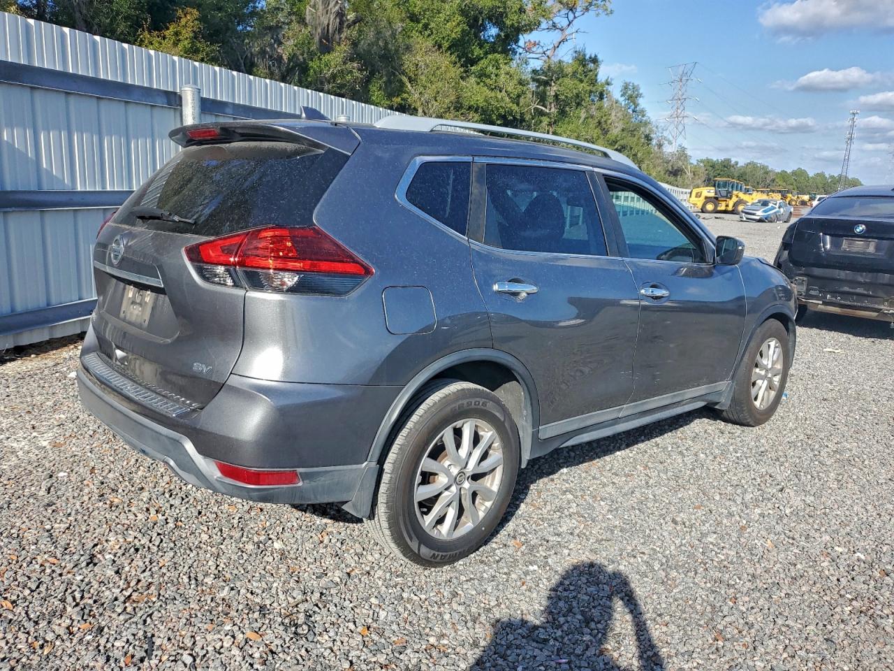 2017 NISSAN ROGUE S photo 5