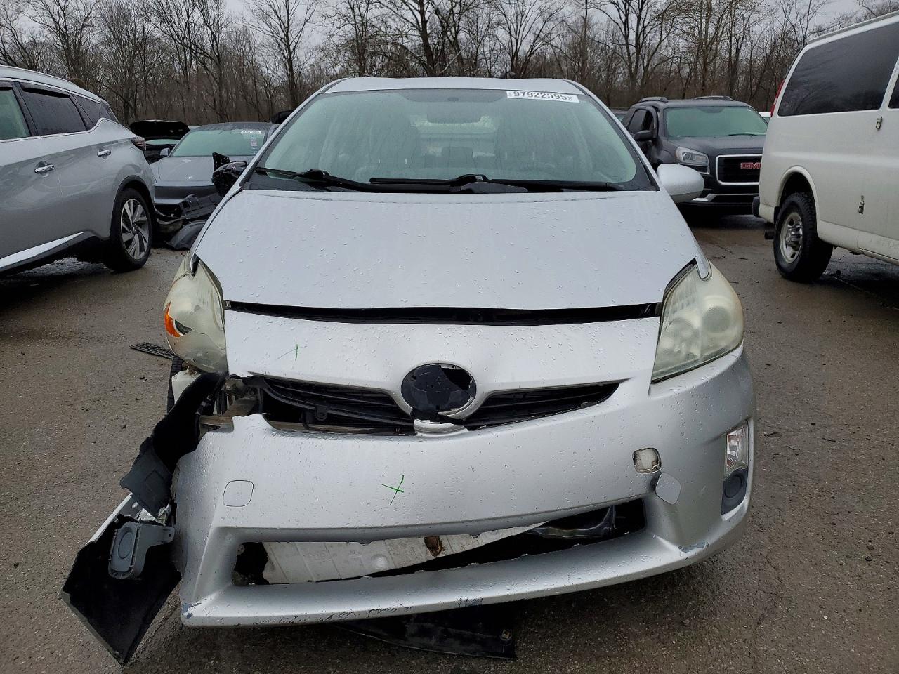 2011 TOYOTA PRIUS THREE photo 5