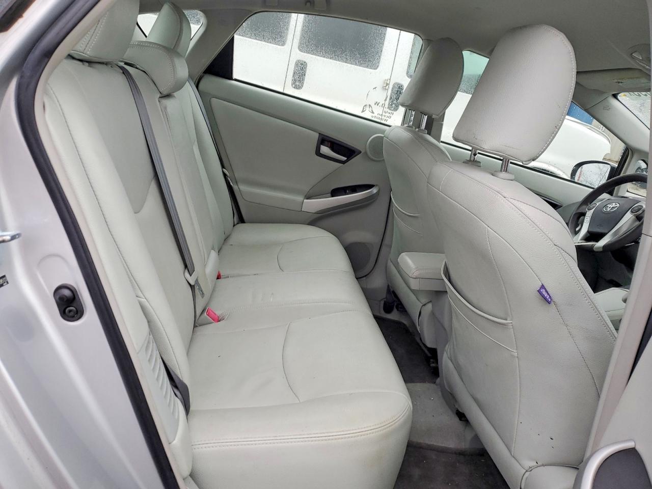 2011 TOYOTA PRIUS THREE photo 10