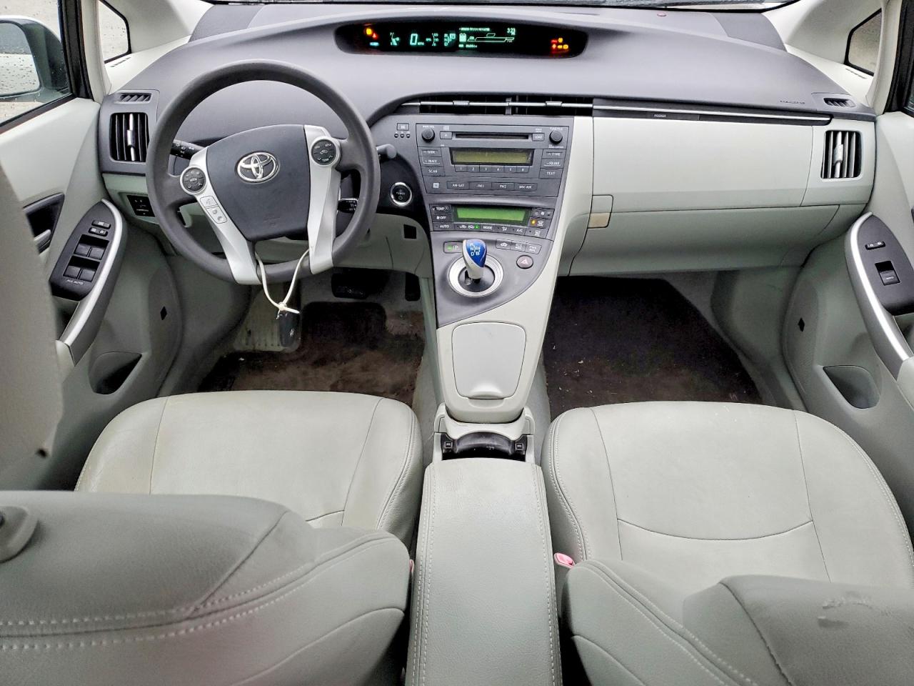 2011 TOYOTA PRIUS THREE photo 8
