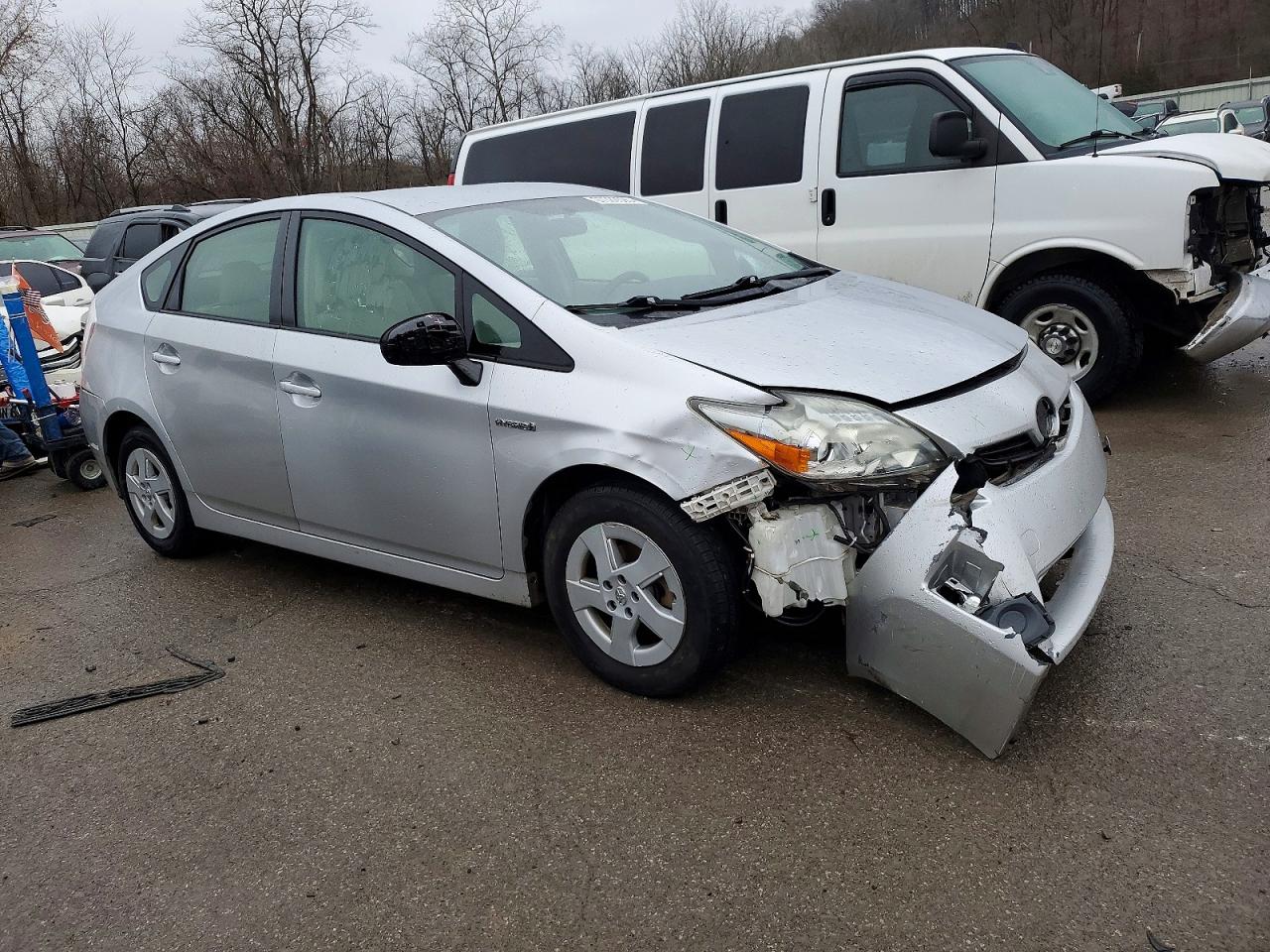 2011 TOYOTA PRIUS THREE photo 4