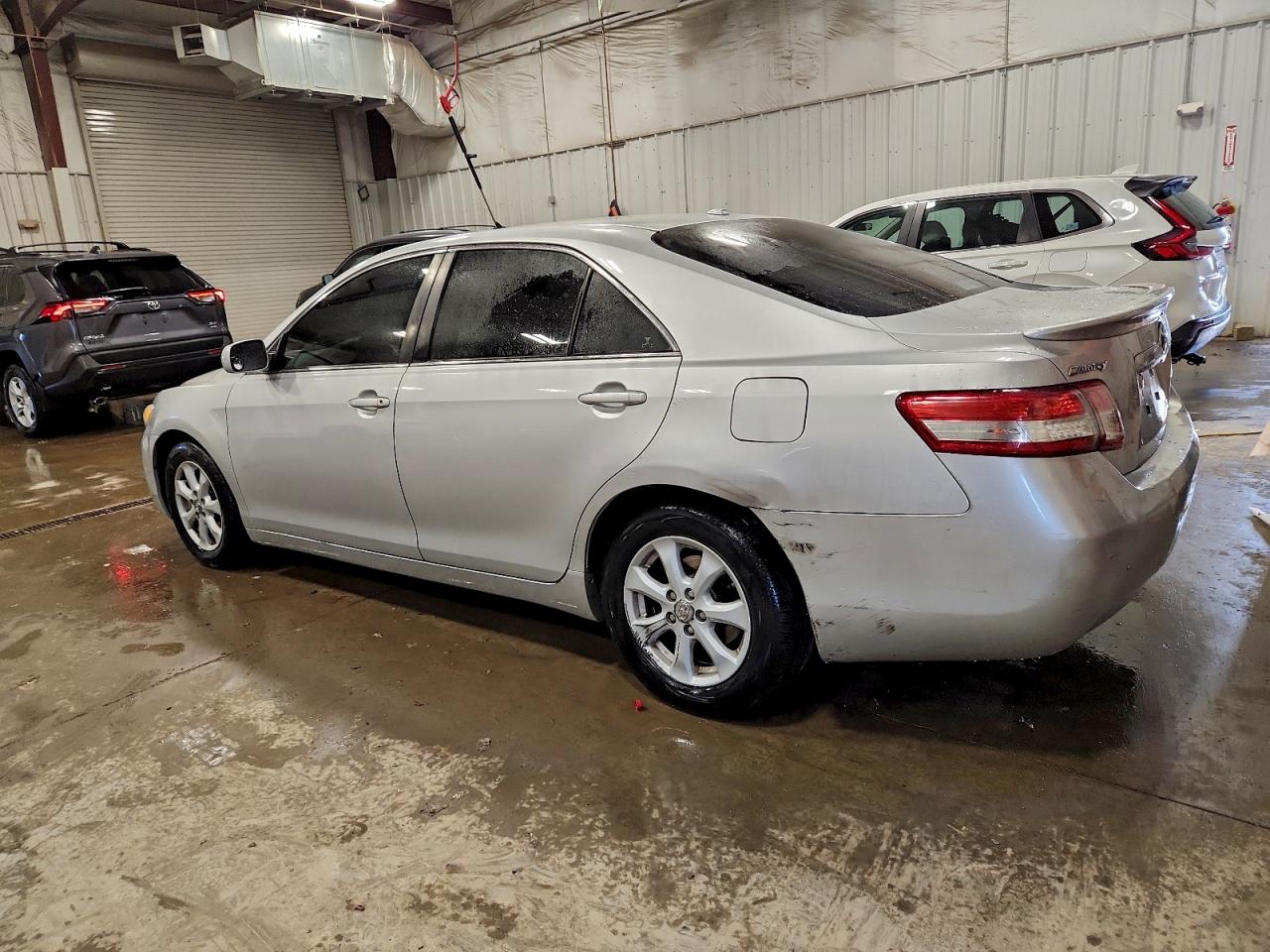 2010 TOYOTA CAMRY BASE photo 3