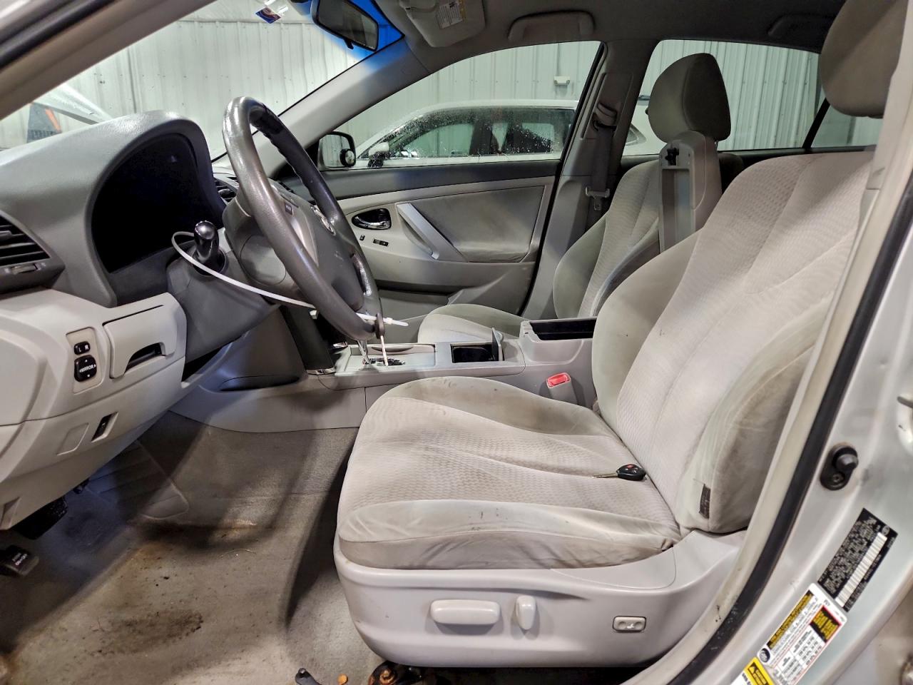 2010 TOYOTA CAMRY BASE photo 13
