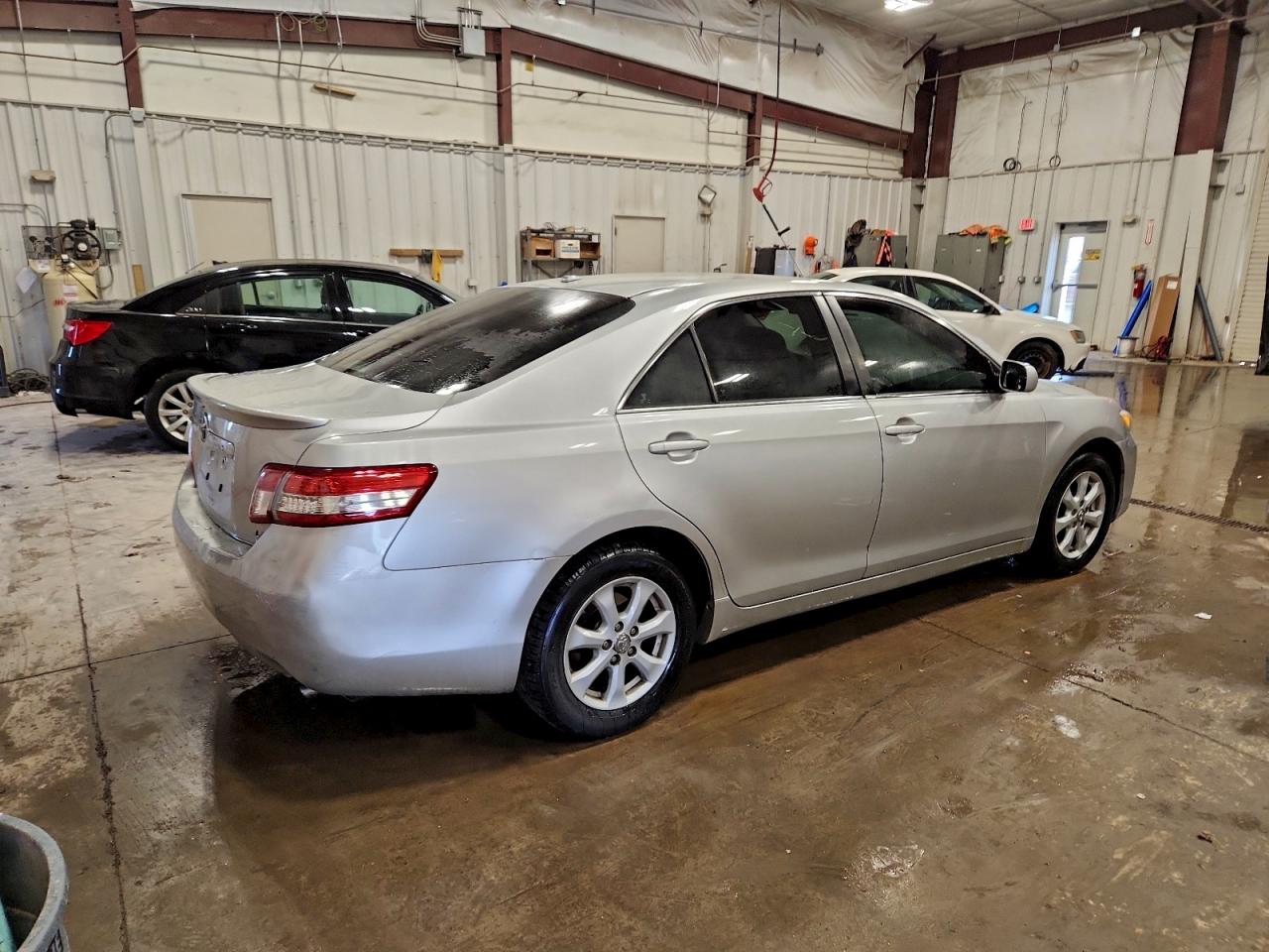 2010 TOYOTA CAMRY BASE photo 5