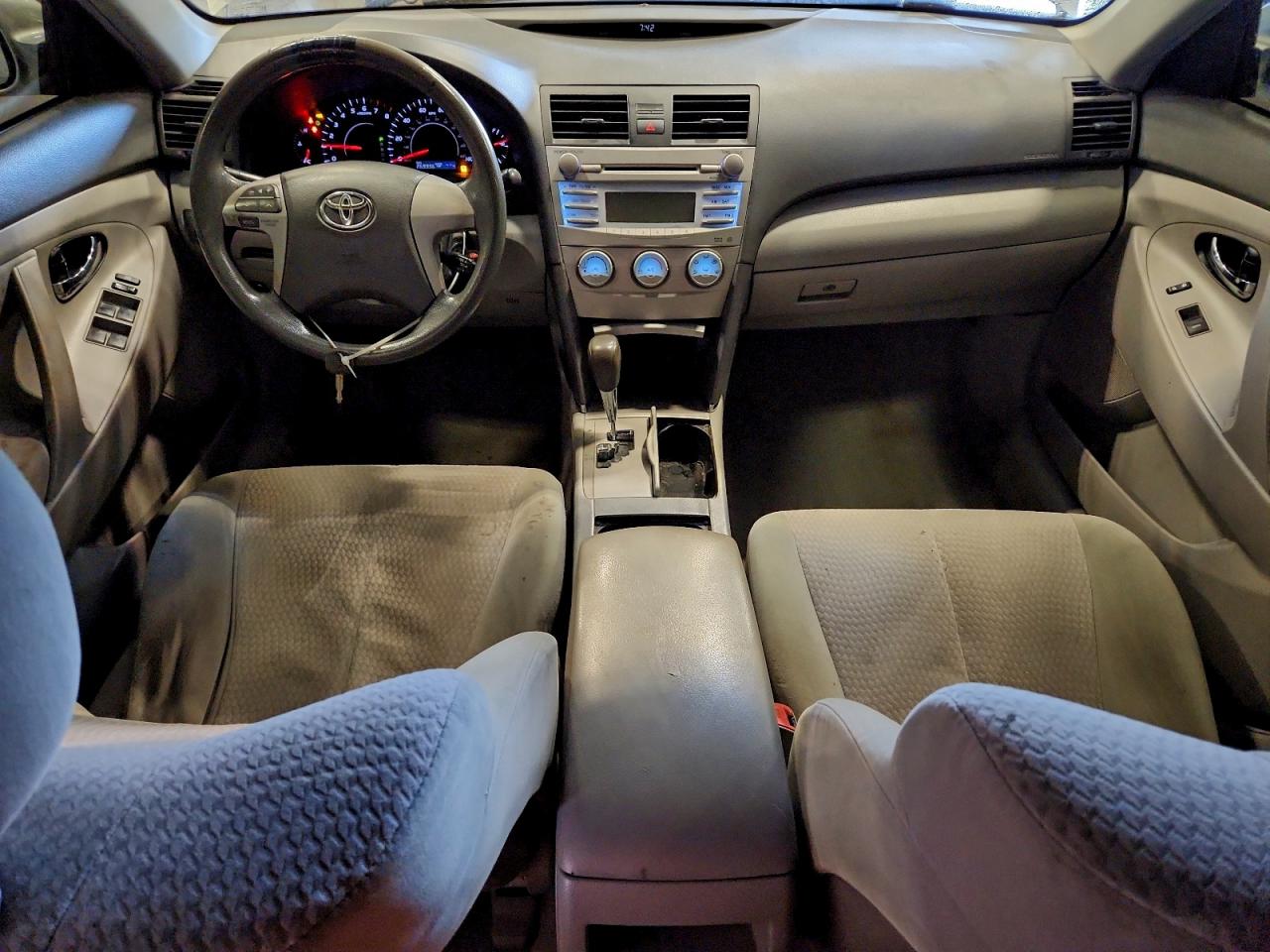 2010 TOYOTA CAMRY BASE photo 15