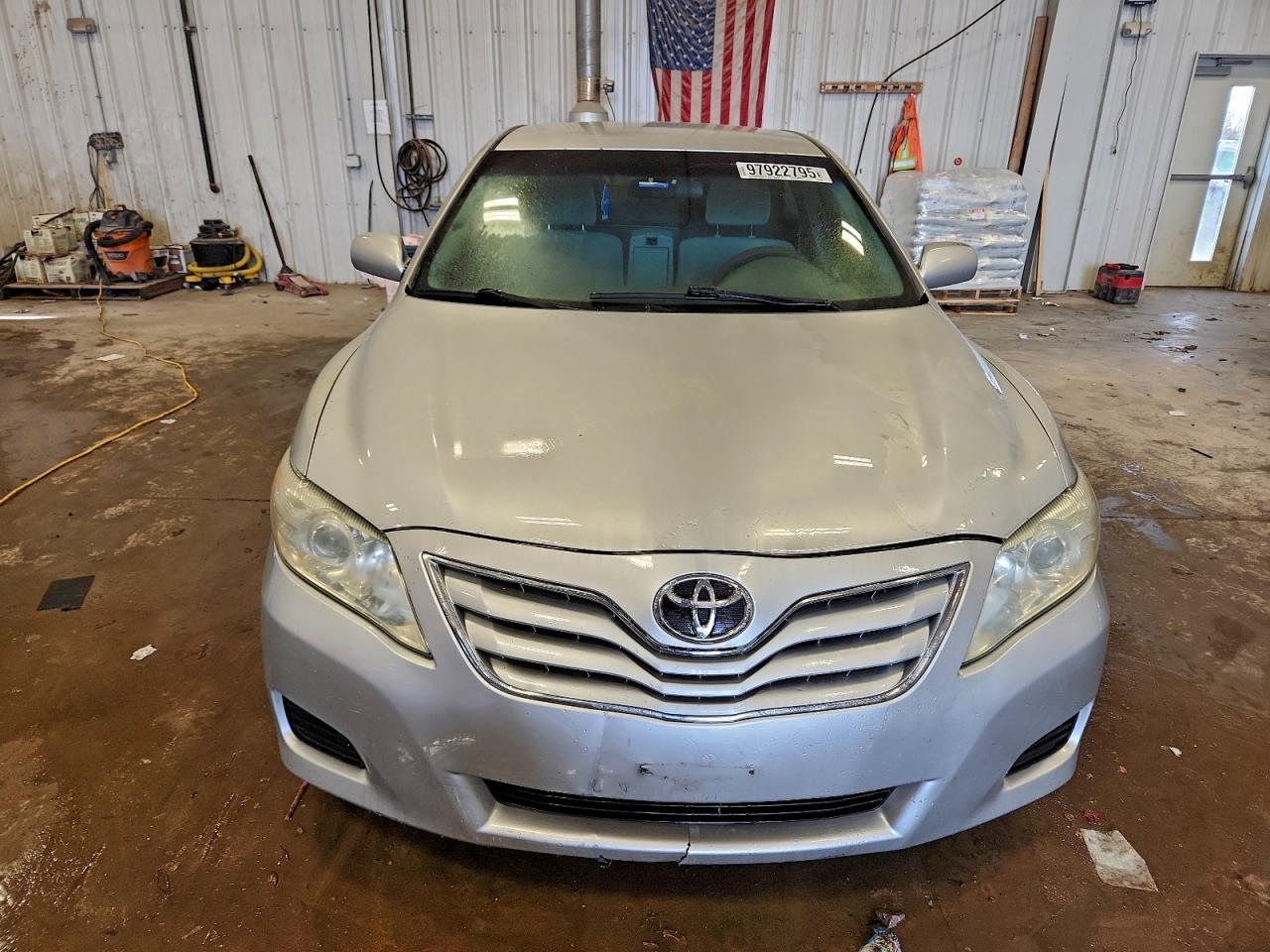 2010 TOYOTA CAMRY BASE photo 9