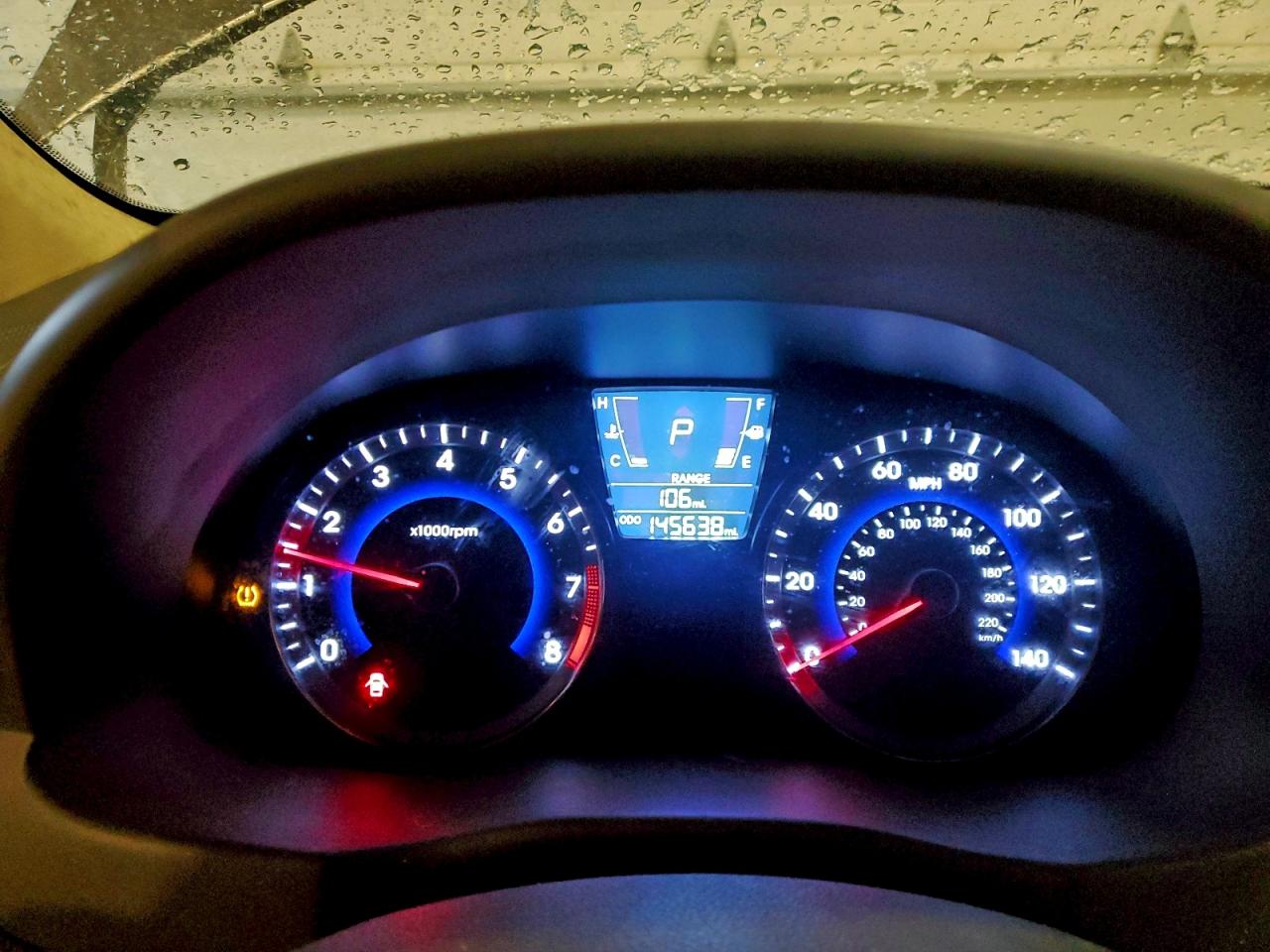 2012 HYUNDAI ACCENT GLS photo 25