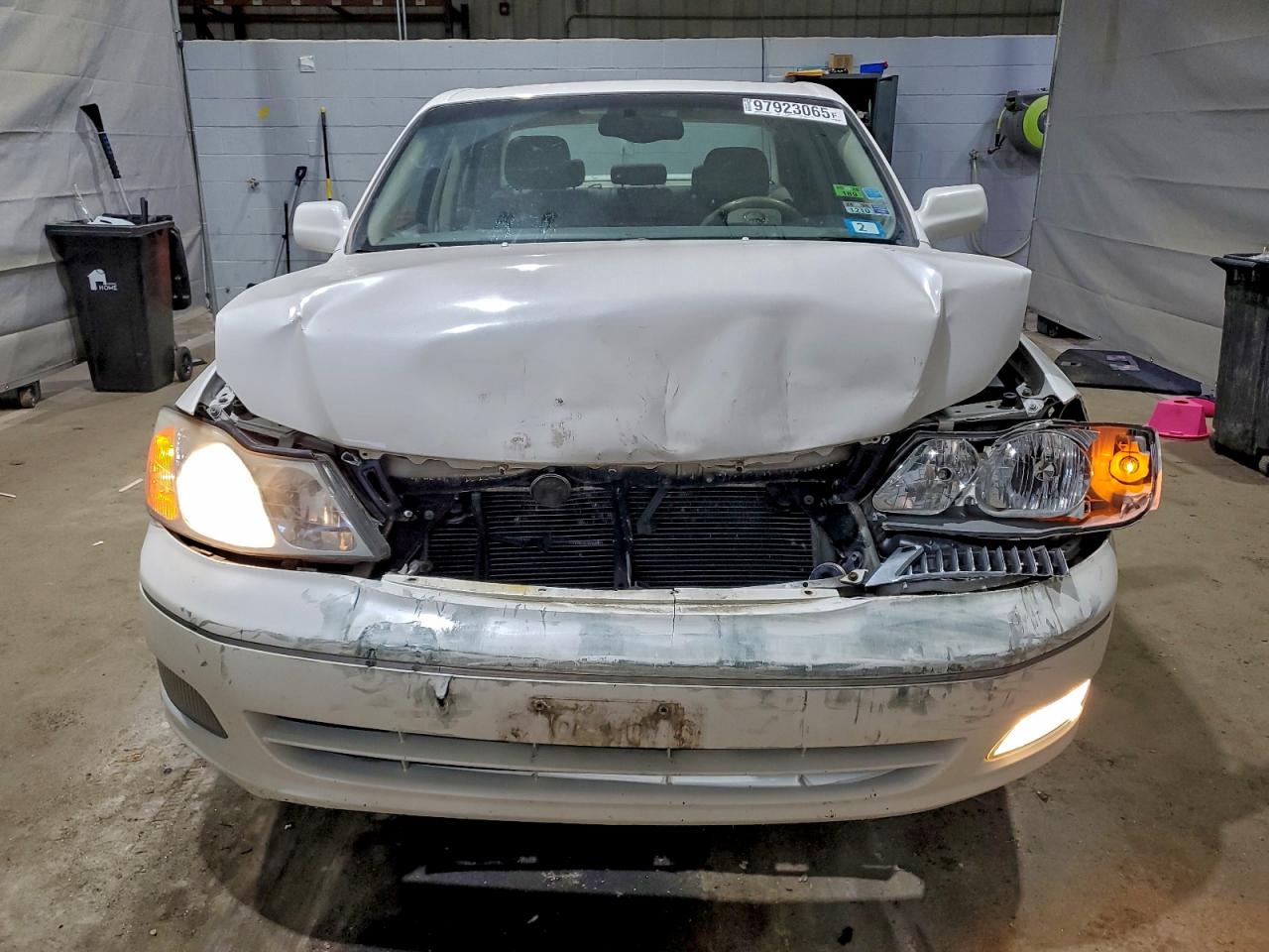 2002 TOYOTA AVALON XL photo 13