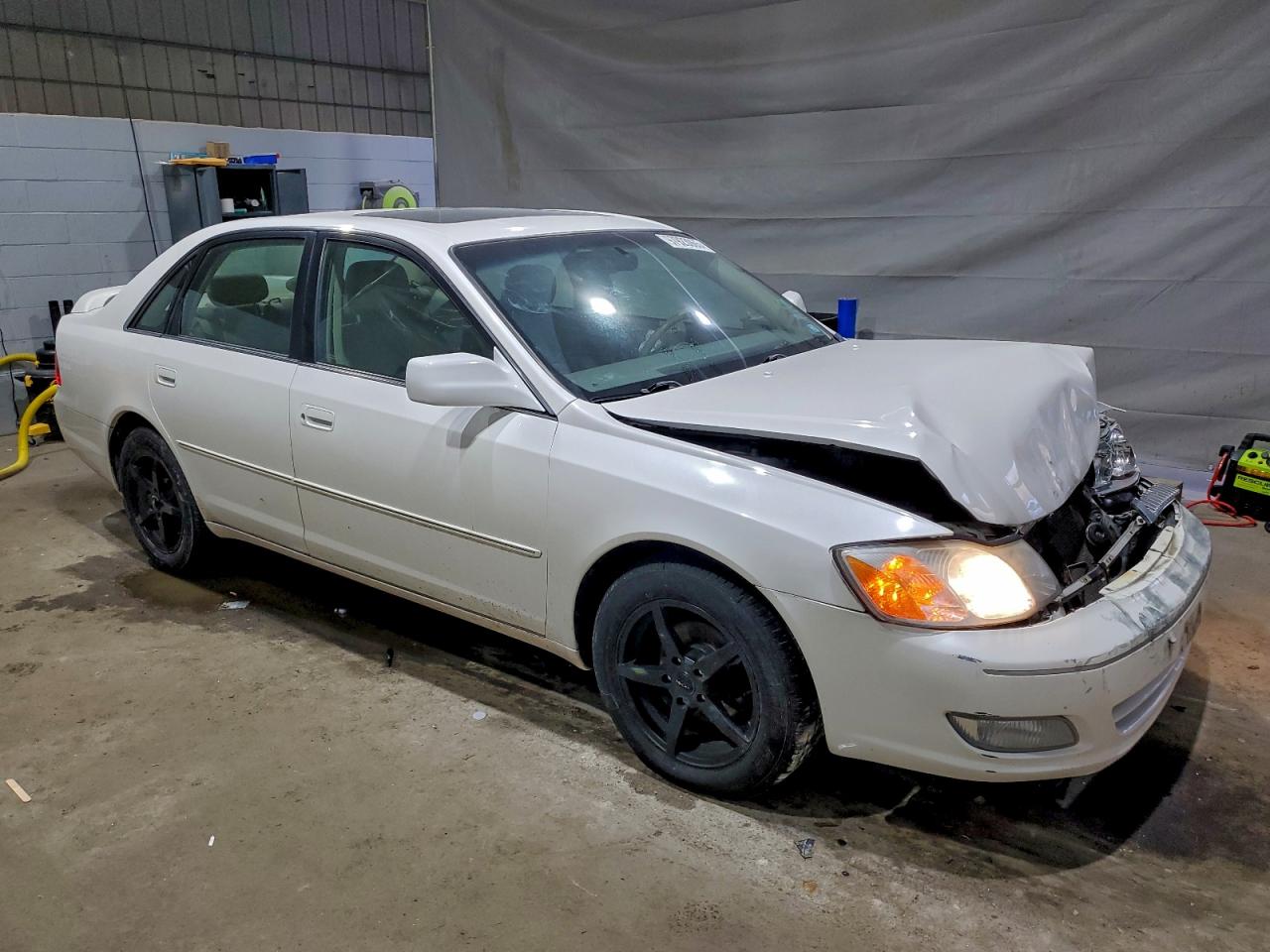 2002 TOYOTA AVALON XL photo 10