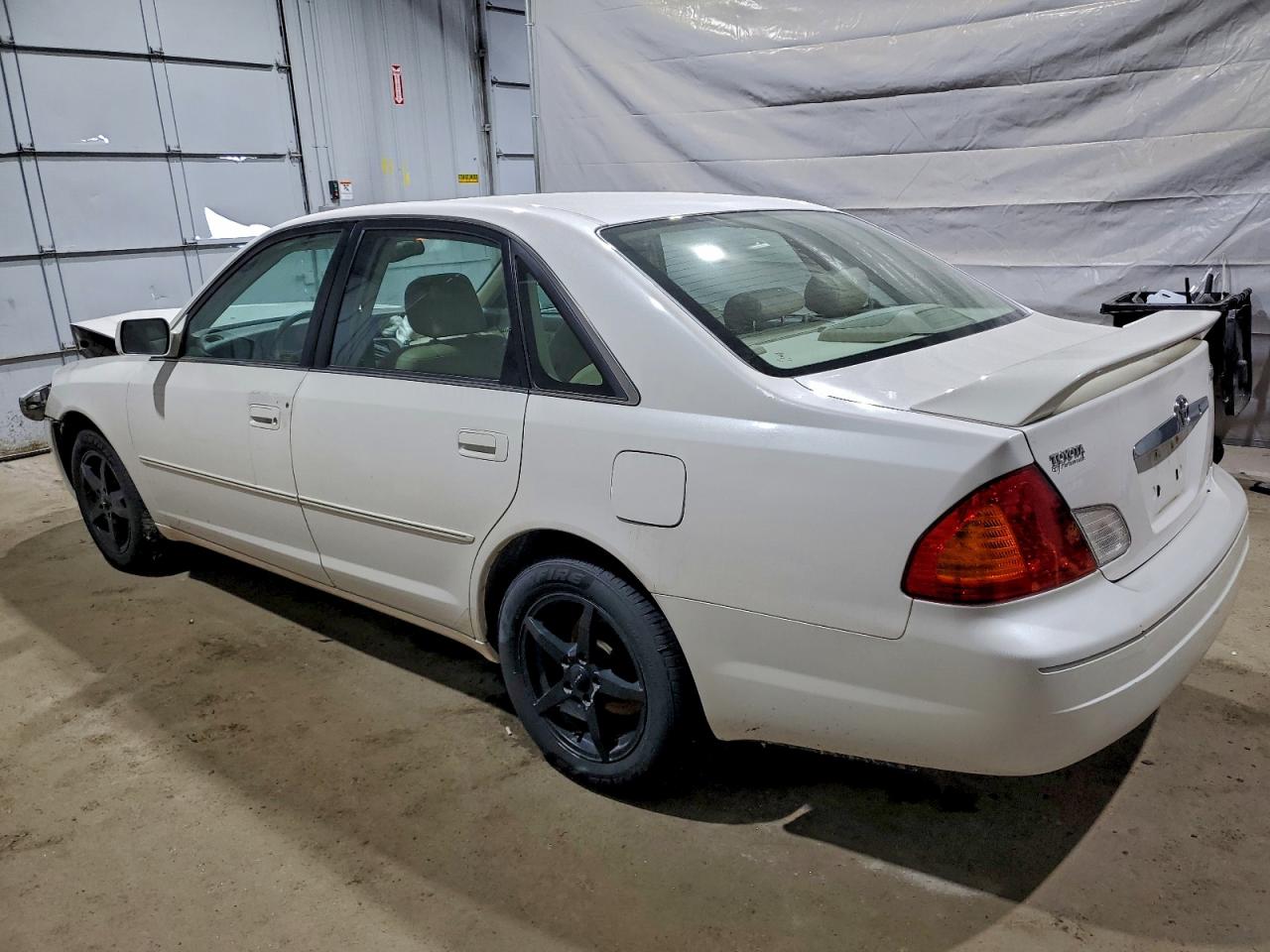 2002 TOYOTA AVALON XL photo 4