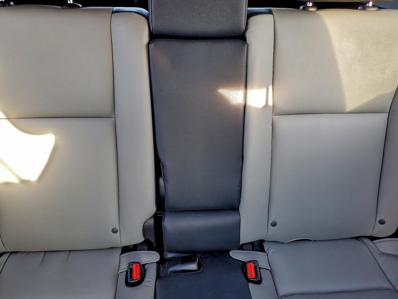 2017 TOYOTA RAV4 LIMITED photo 37