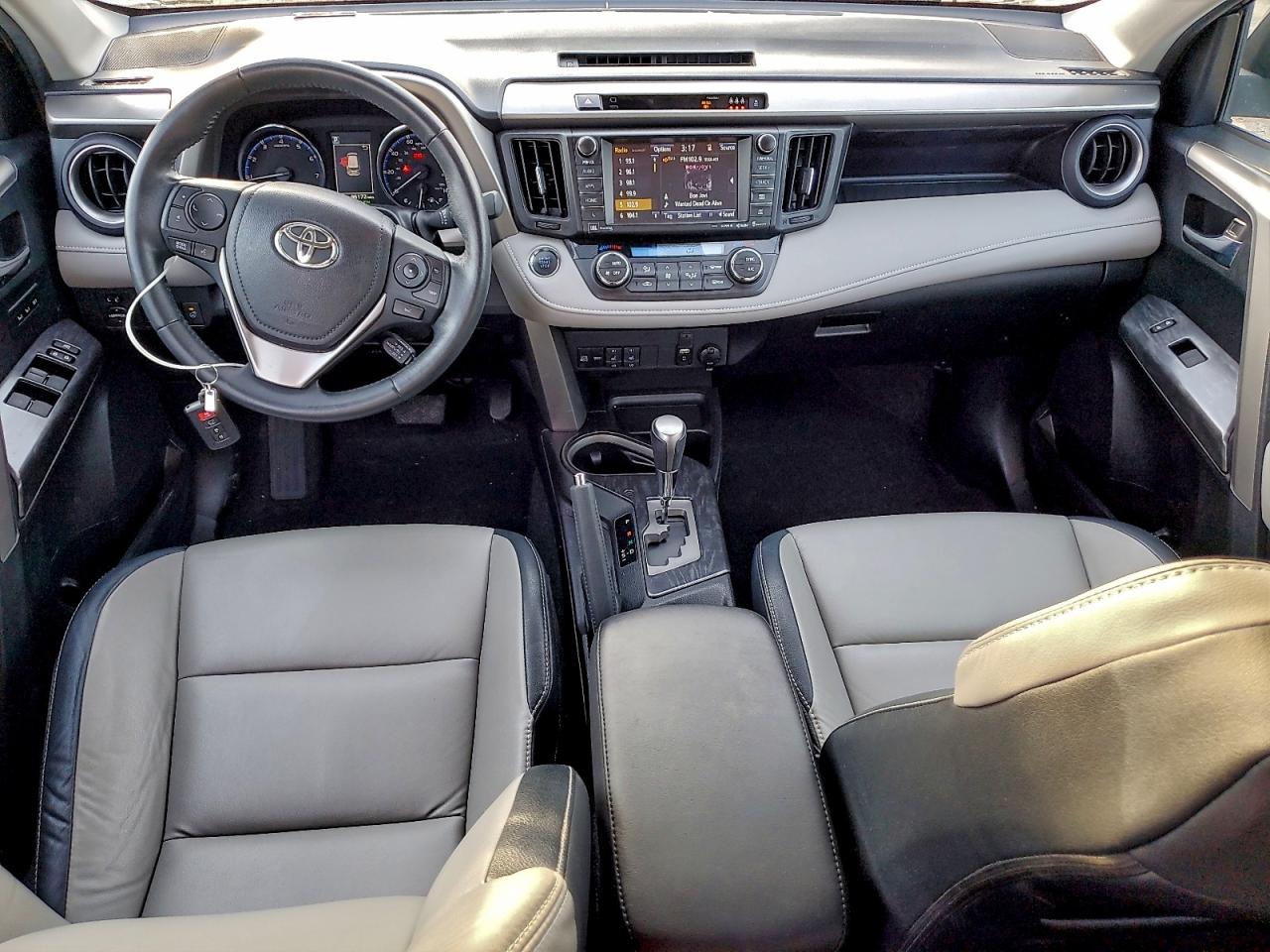 2017 TOYOTA RAV4 LIMITED photo 29