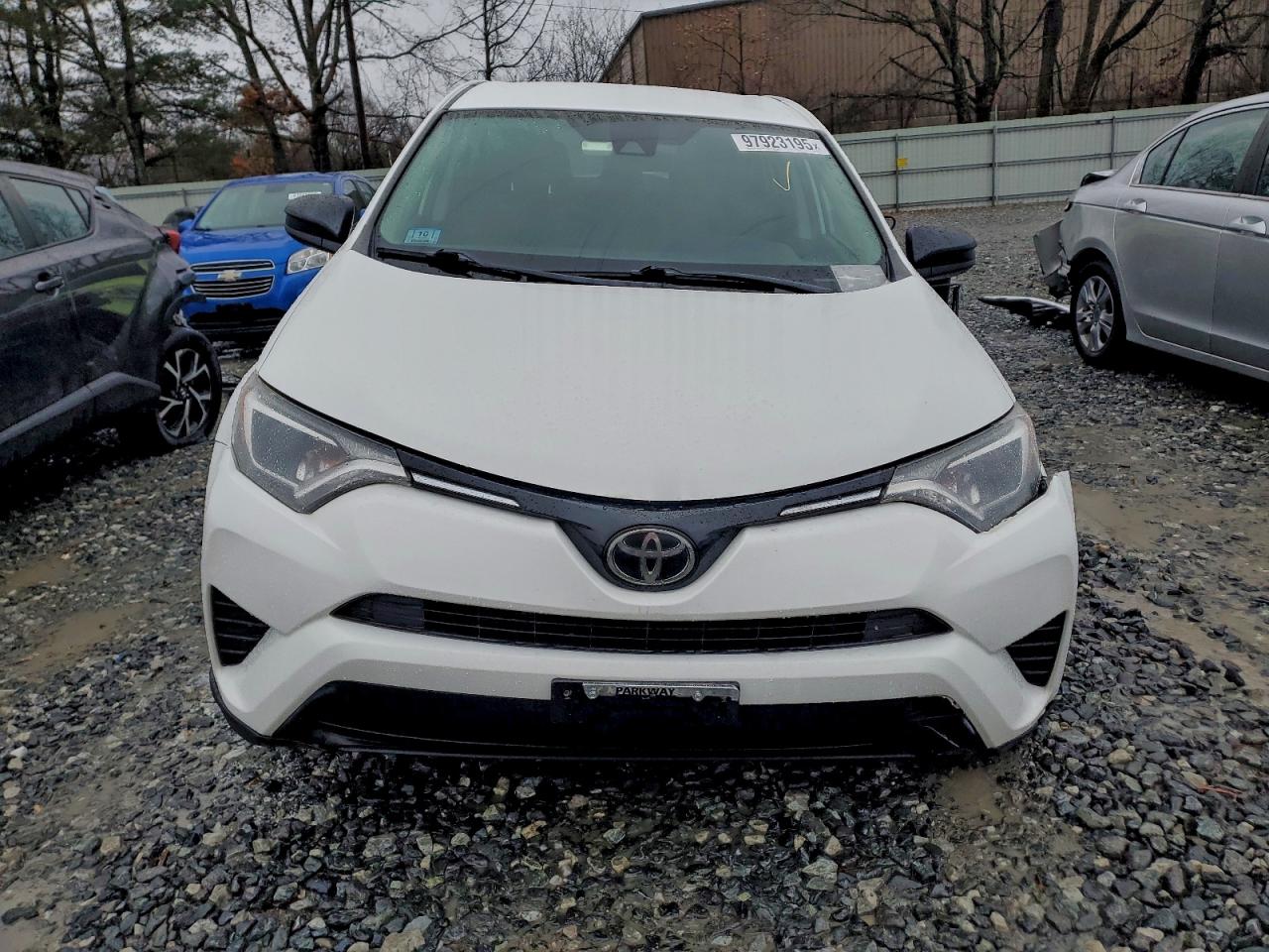 2018 TOYOTA RAV4 LE photo 5