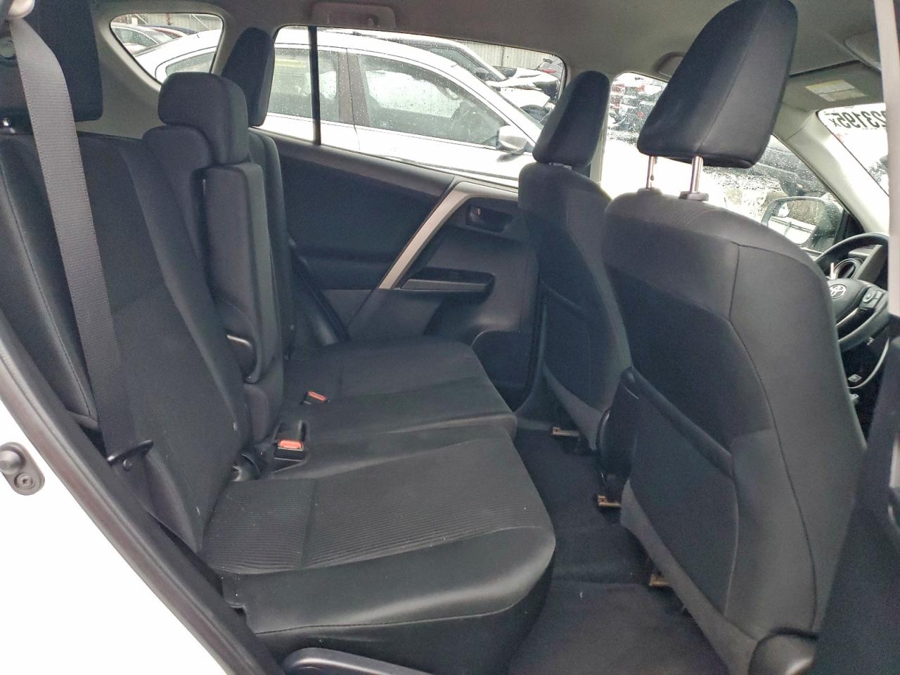 2018 TOYOTA RAV4 LE photo 11