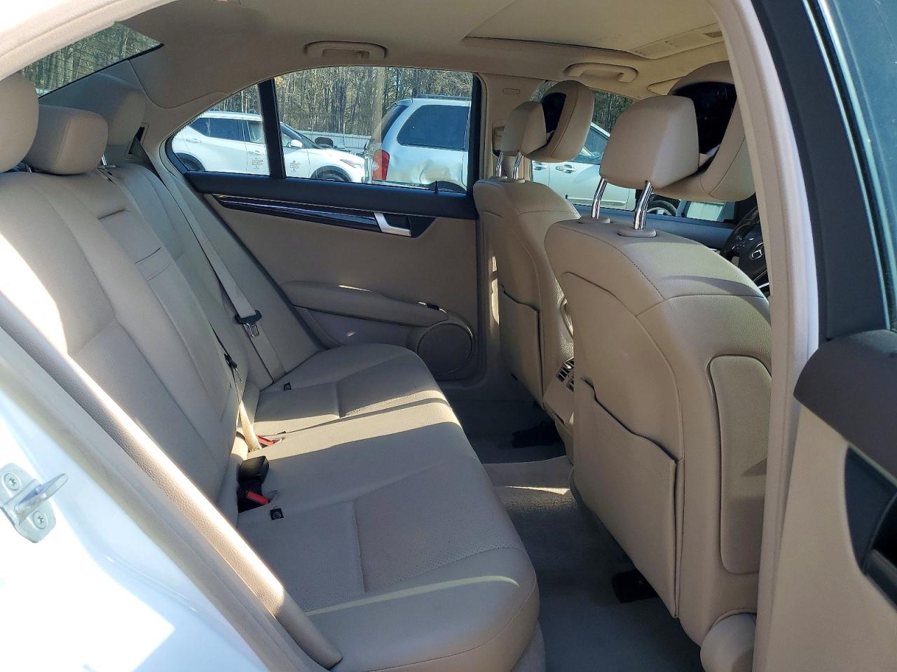2014 MERCEDES-BENZ C 250 photo 19