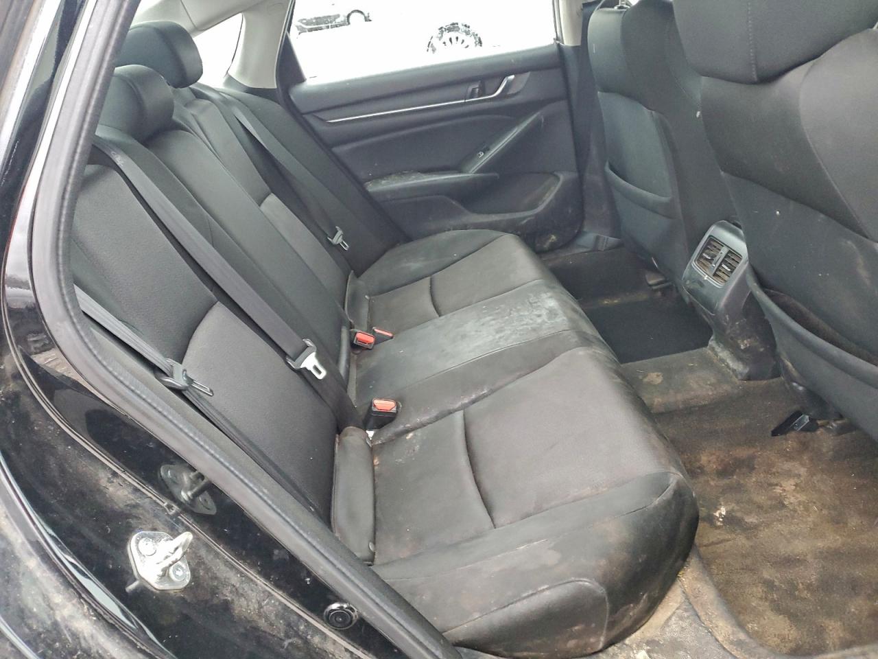 2018 HONDA ACCORD EX photo 28