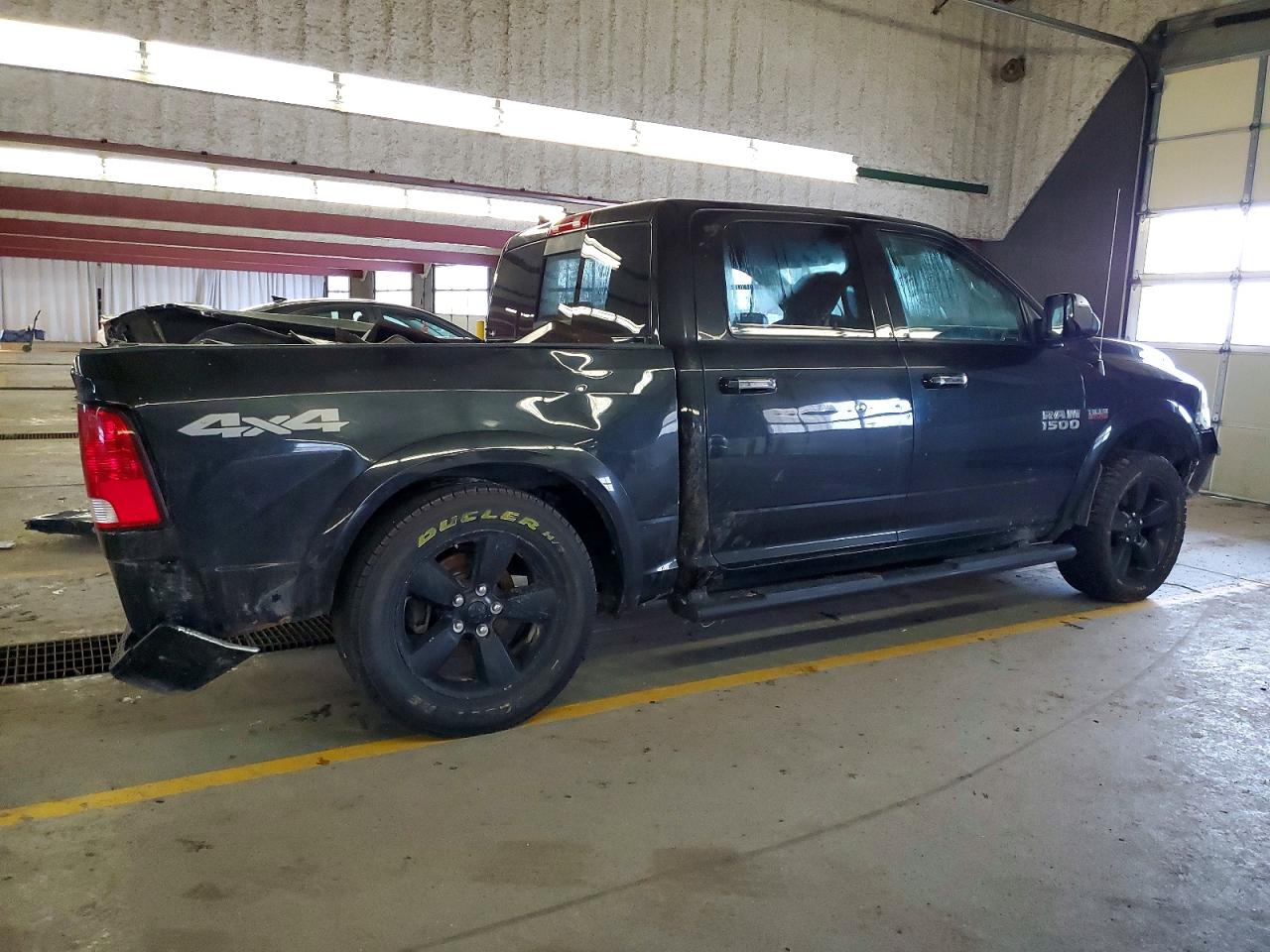 2018 RAM 1500 SLT photo 3