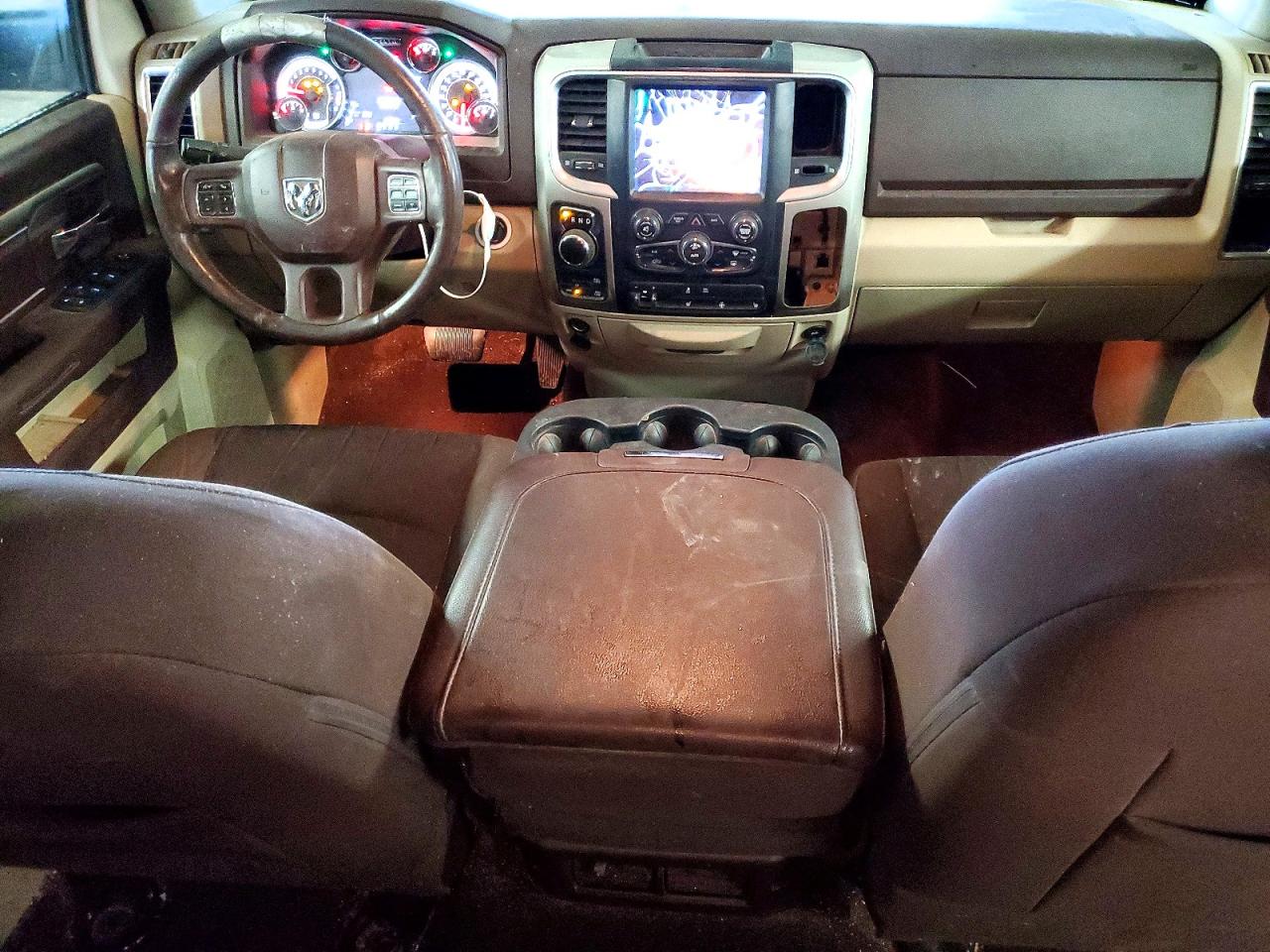 2018 RAM 1500 SLT photo 8