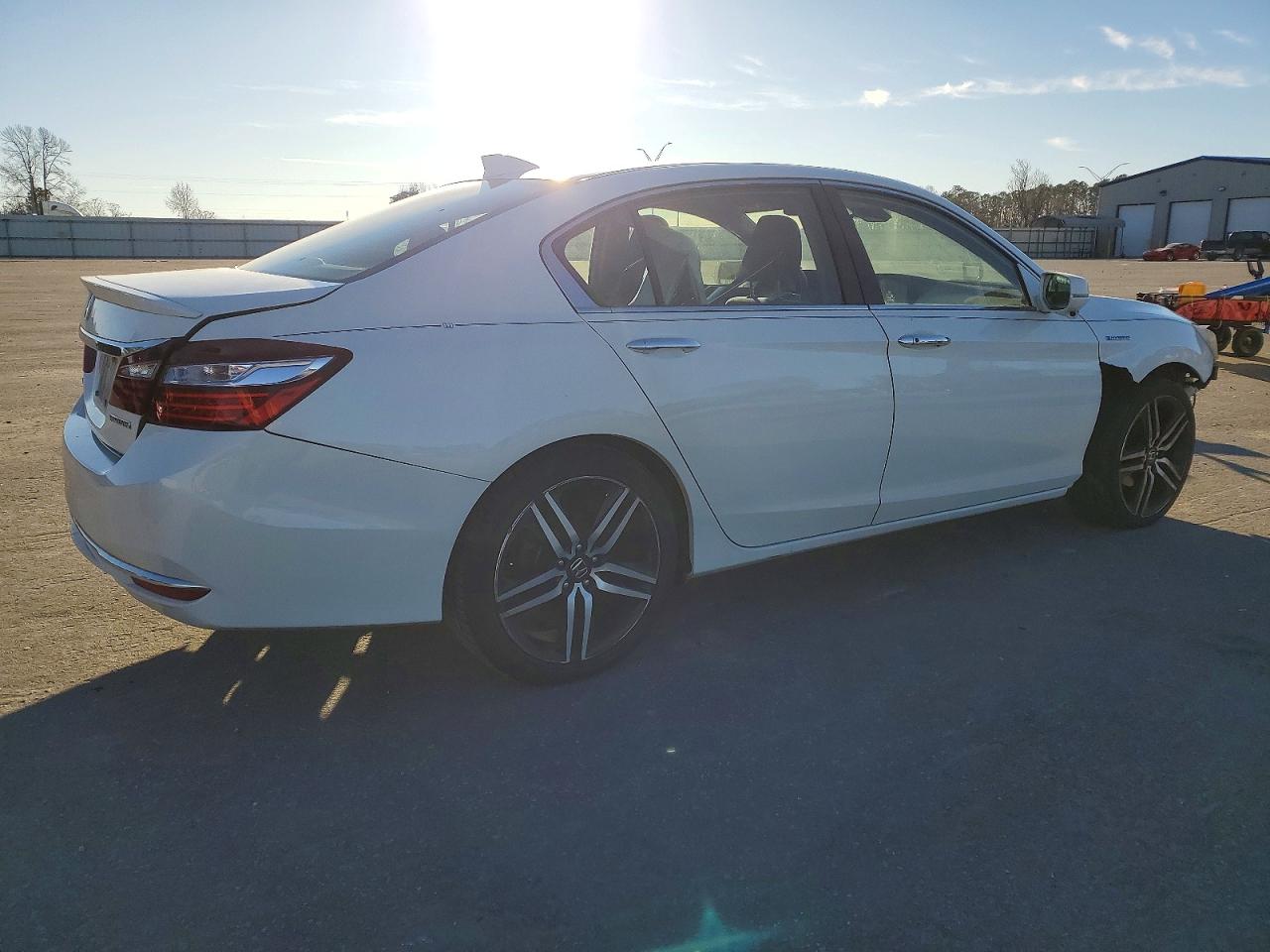 2017 HONDA ACCORD HYBRID photo 9