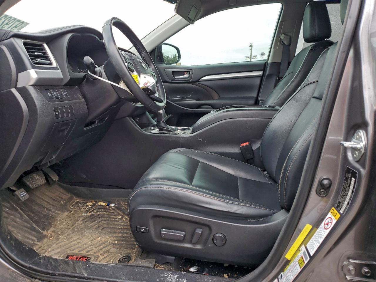 2018 TOYOTA HIGHLANDER SE photo 19