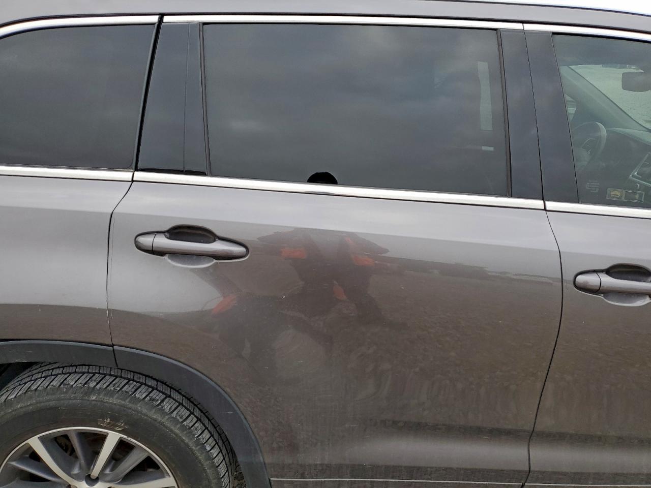 2018 TOYOTA HIGHLANDER SE photo 31