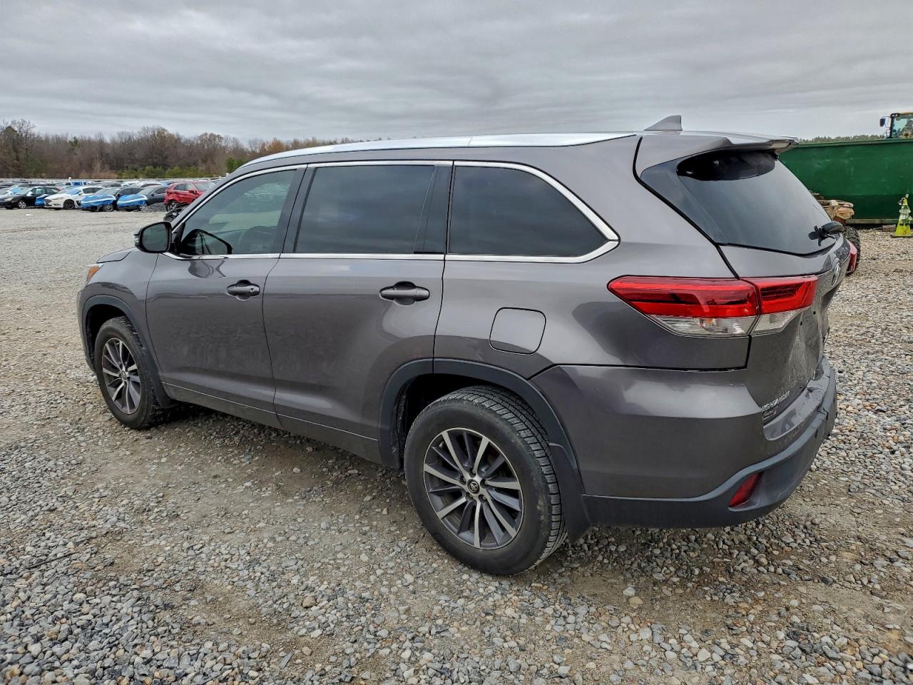 2018 TOYOTA HIGHLANDER SE photo 4