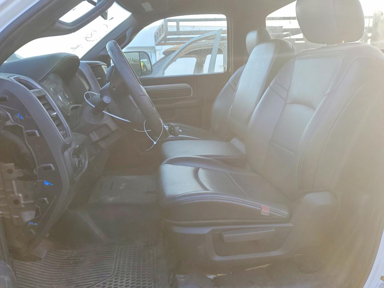 2021 RAM 3500 TRUCK CAB AND CHASSIS photo 25